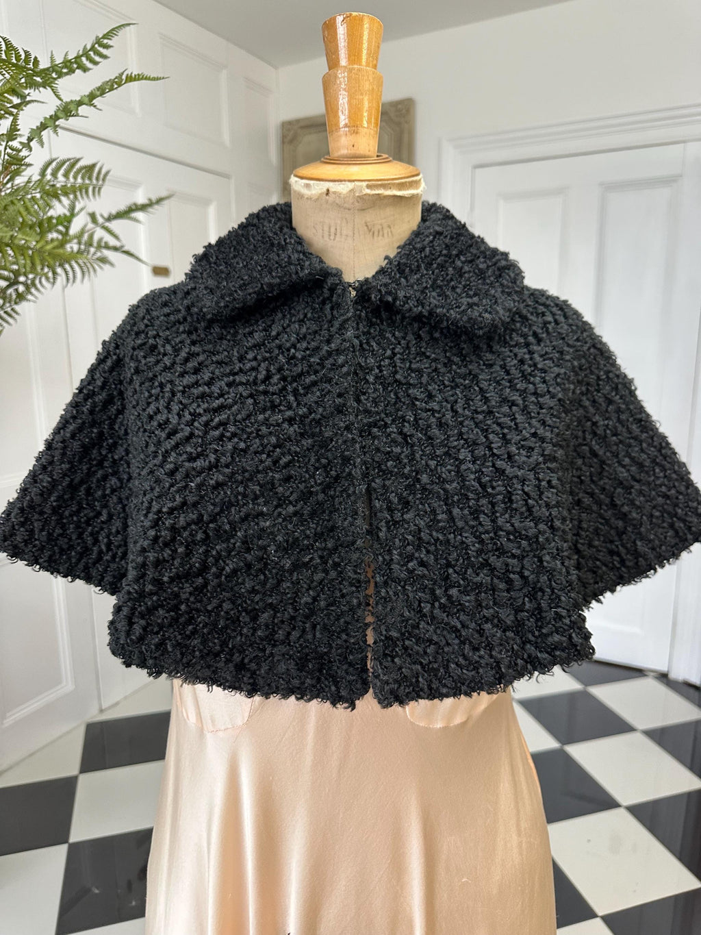 Victorian black shoulder cape