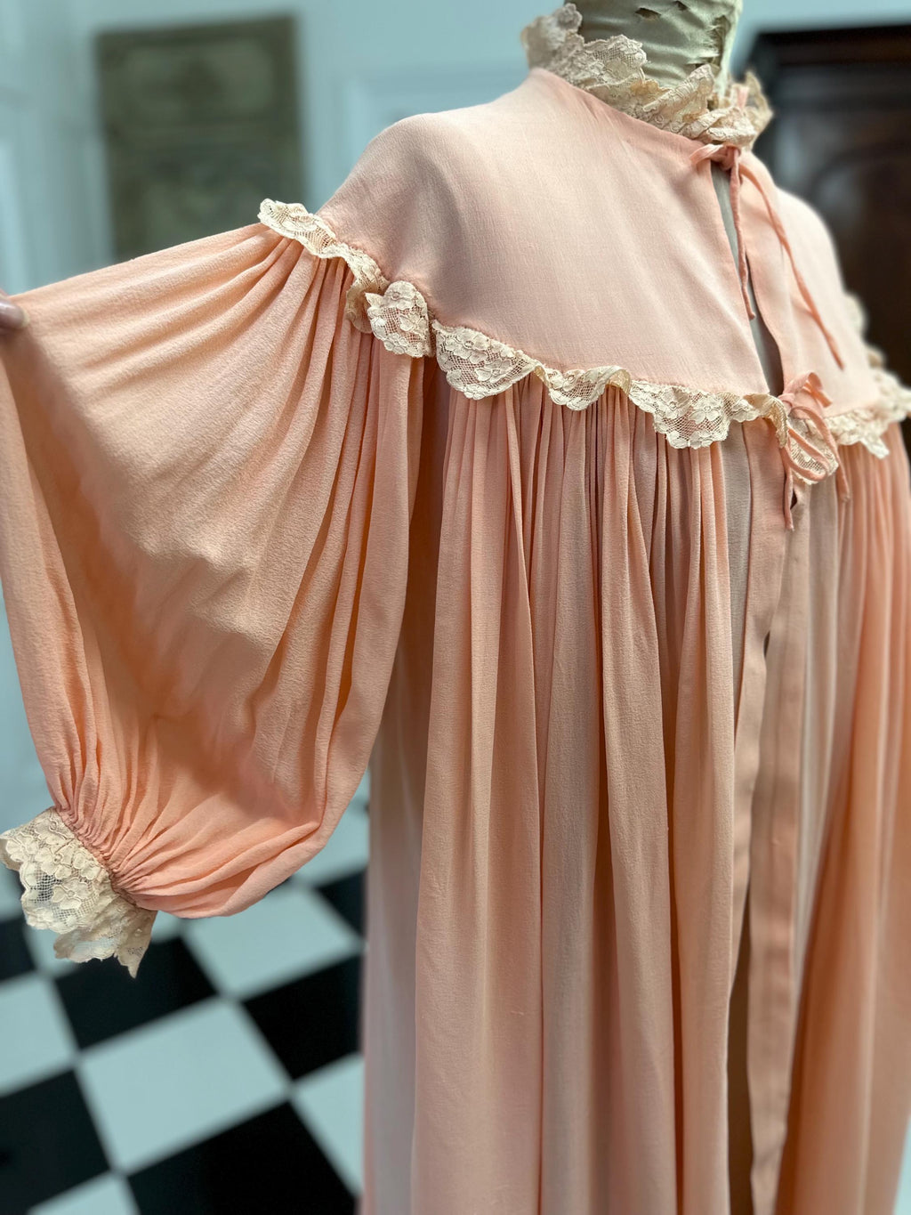1940s Peach Silk Crepe Lace Robe – Smock Style Dressing Gown, Hollywood Glamour Lingerie
