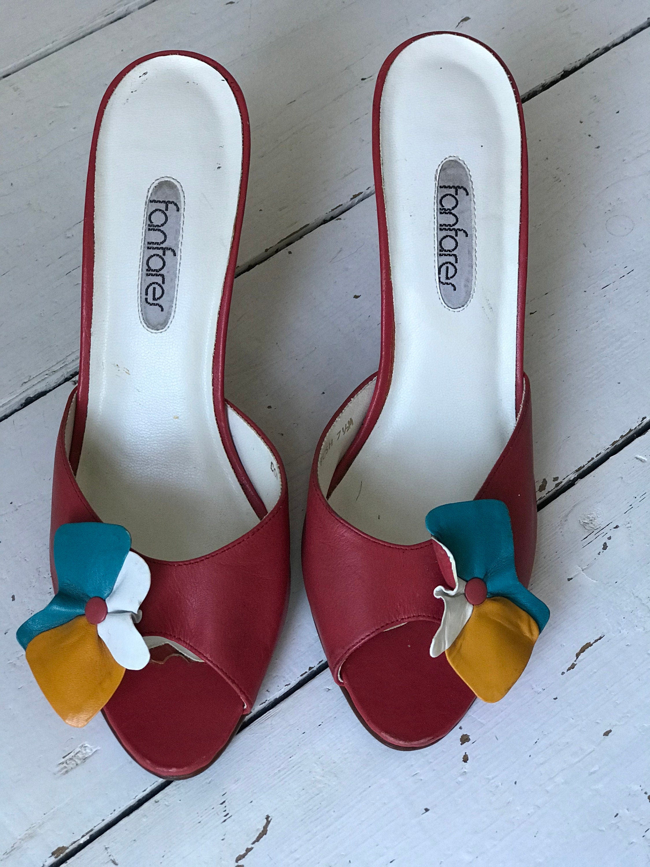 Vintage 70s Red Leather Heeled Slippers with 3D Flower - UK 4 (37)