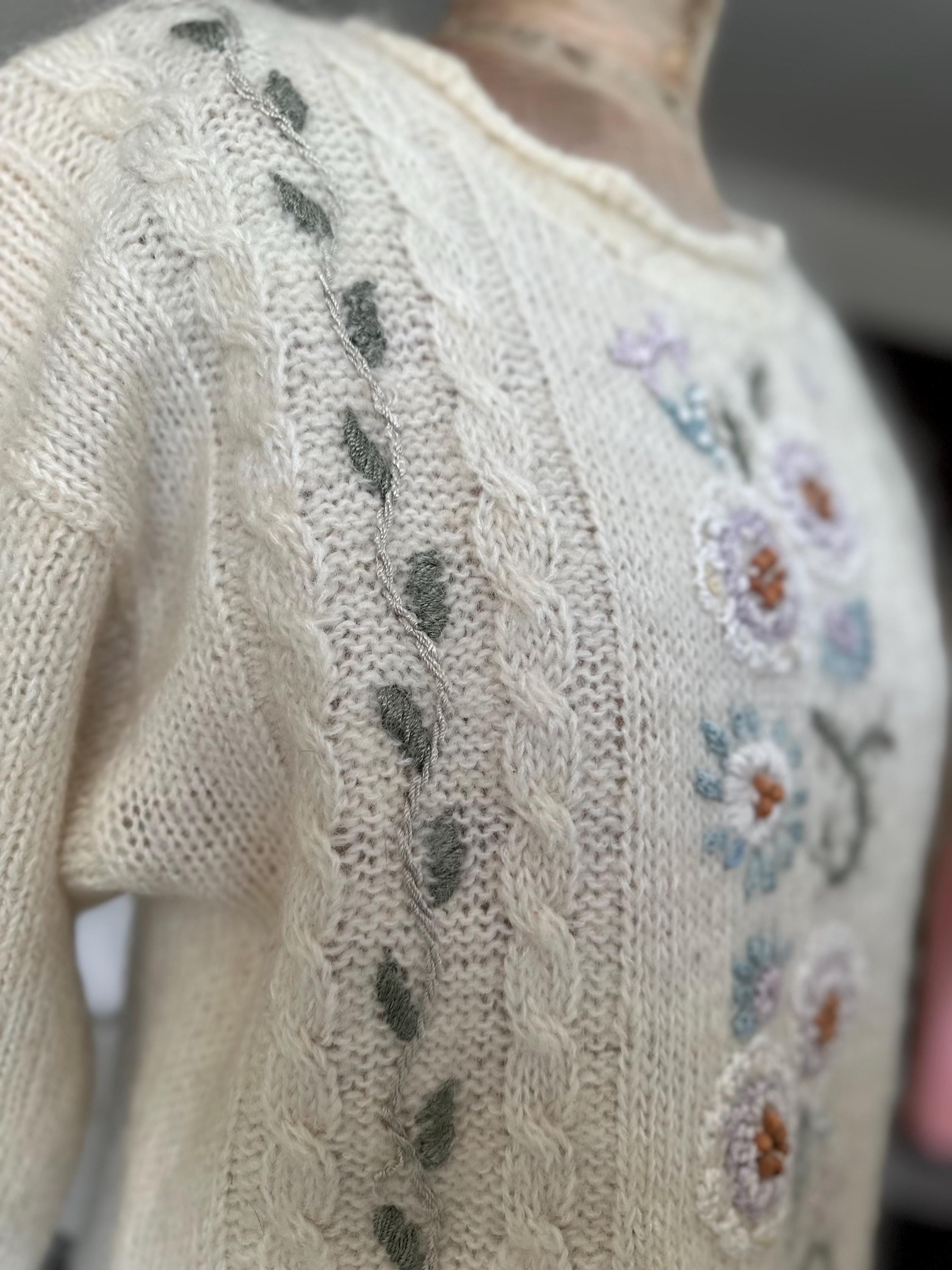 1980 Cream knitted jumper with hand embroidery details
