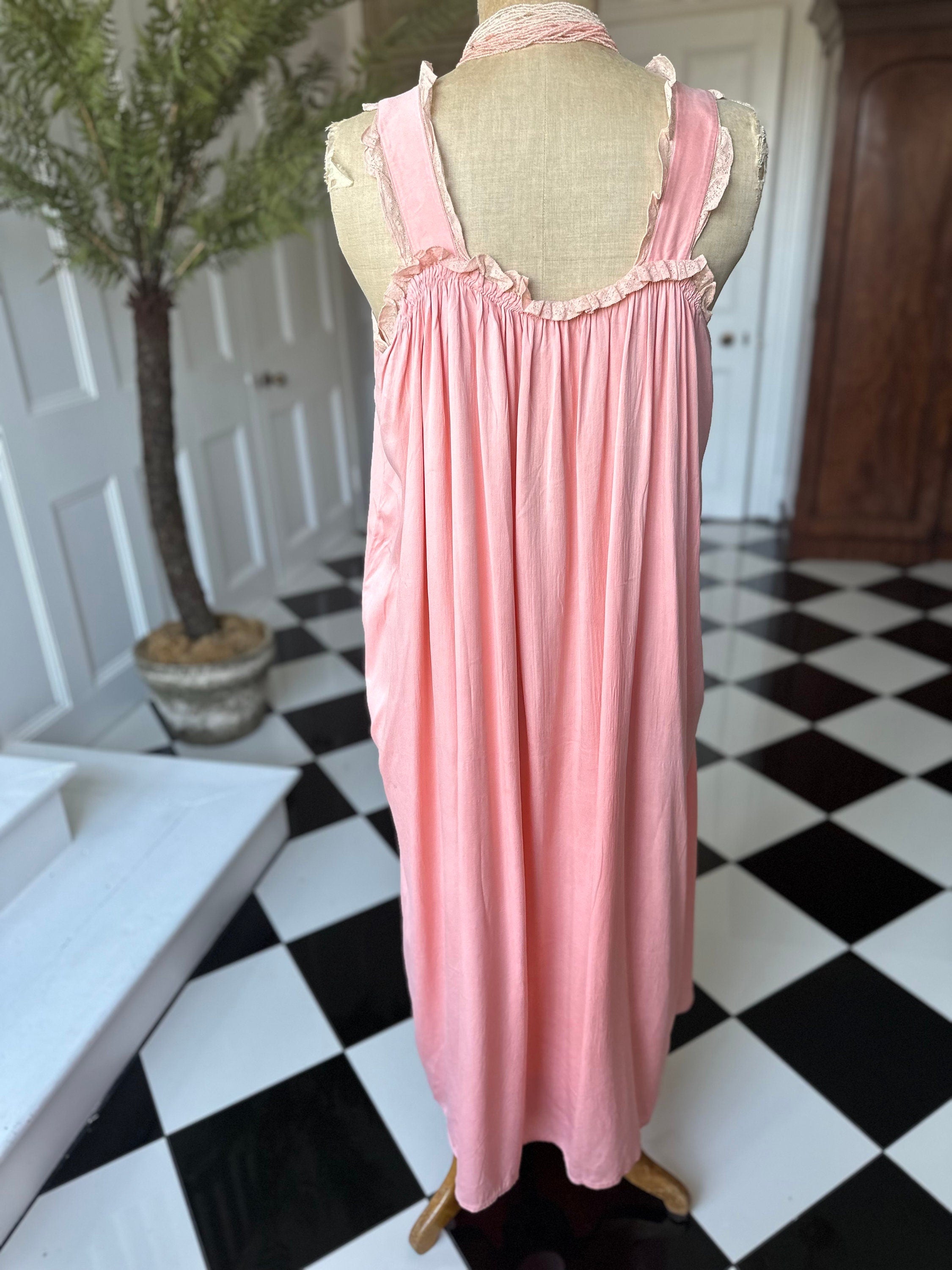 1940s Silk peach smock style peach slip