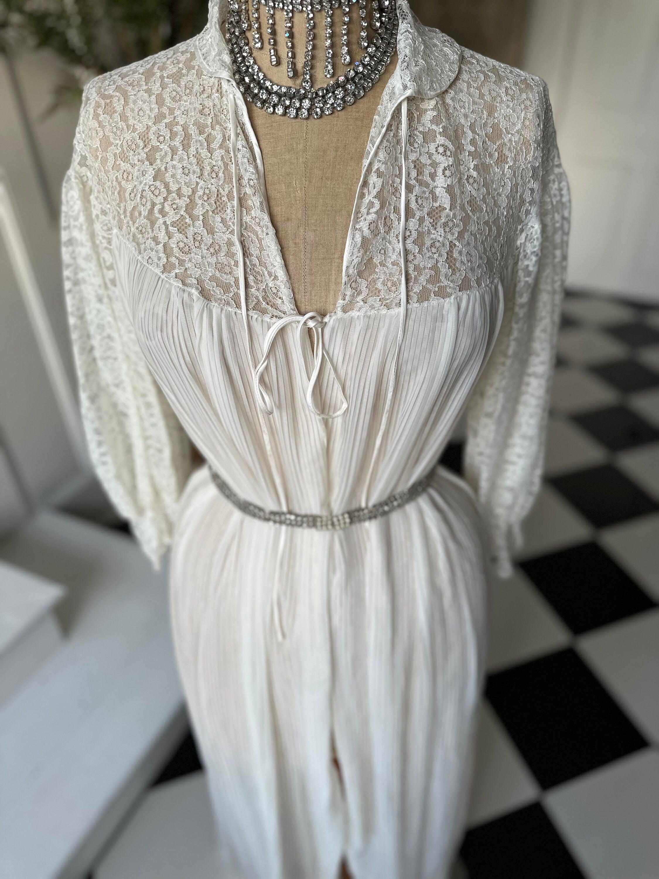 1970 Sheer pleated with lace robe peignoir