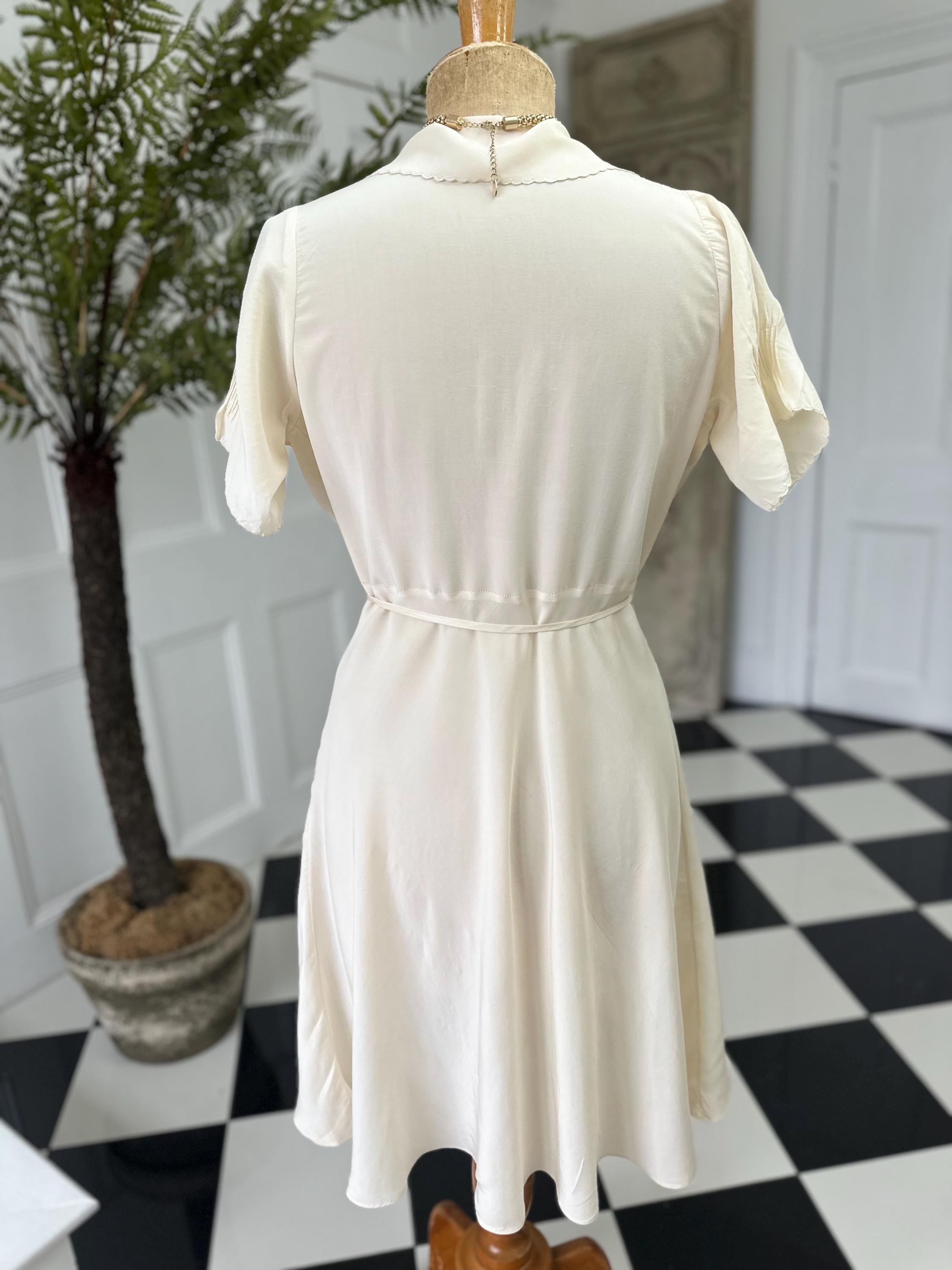 1940s Cream Silk Dress: Vintage Hand Embroidered A-Line