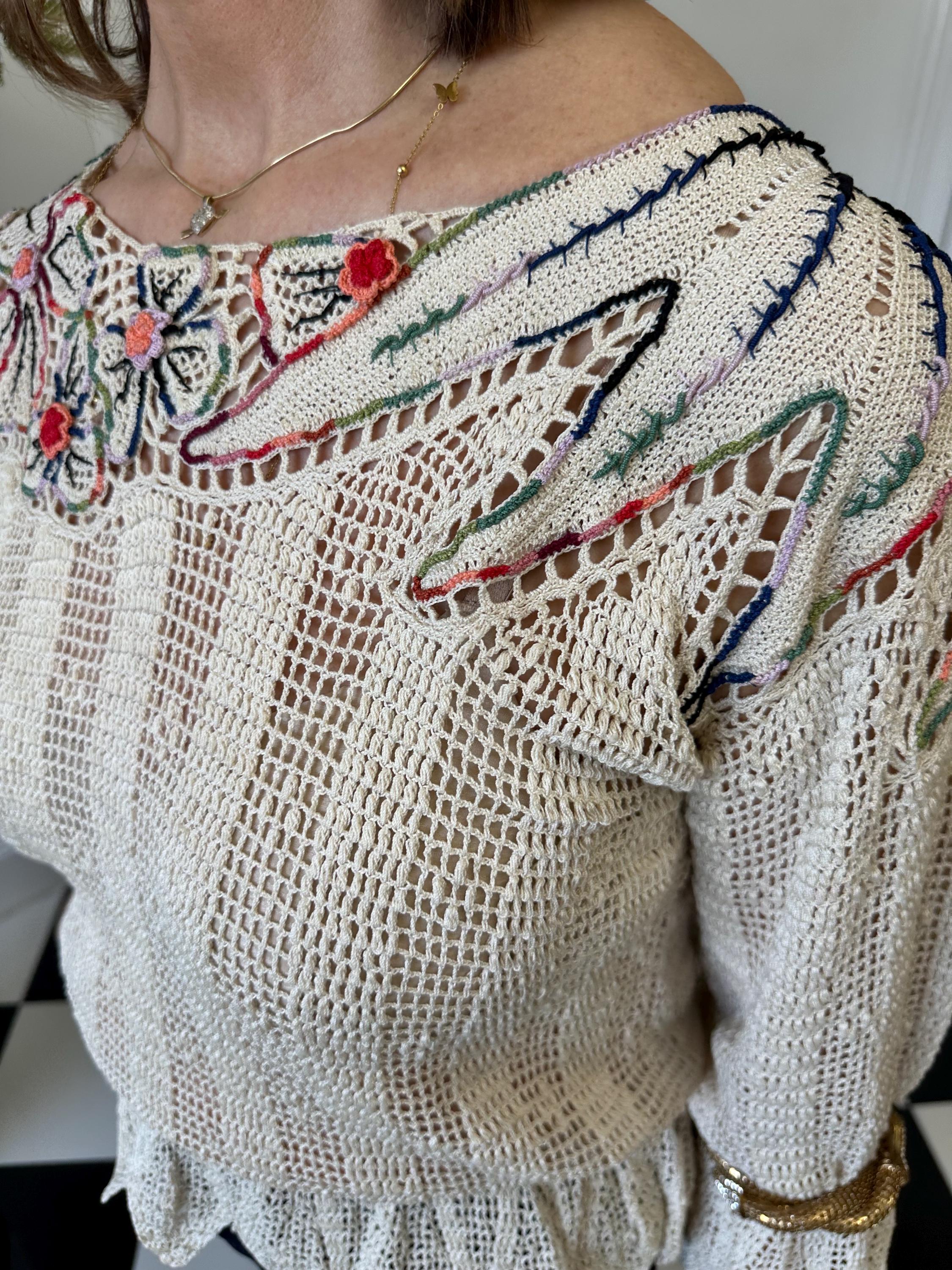 Vintage 1970 hand crochet floral lace blouse