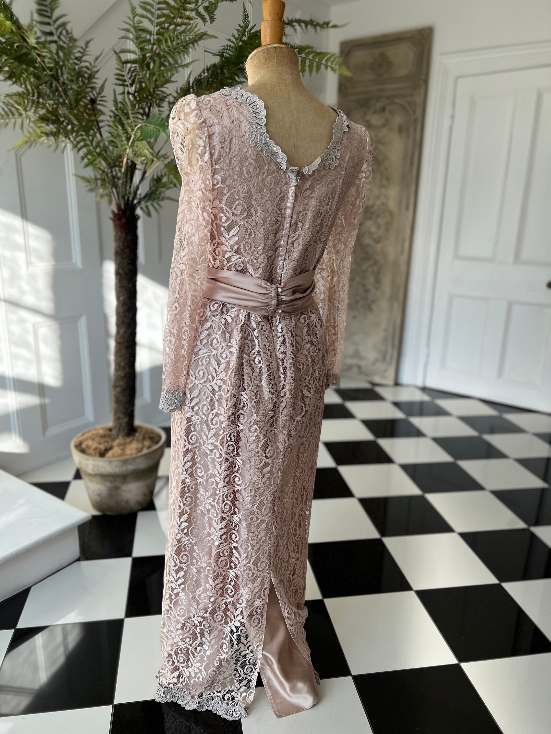 1980s mauve lace  evening dress