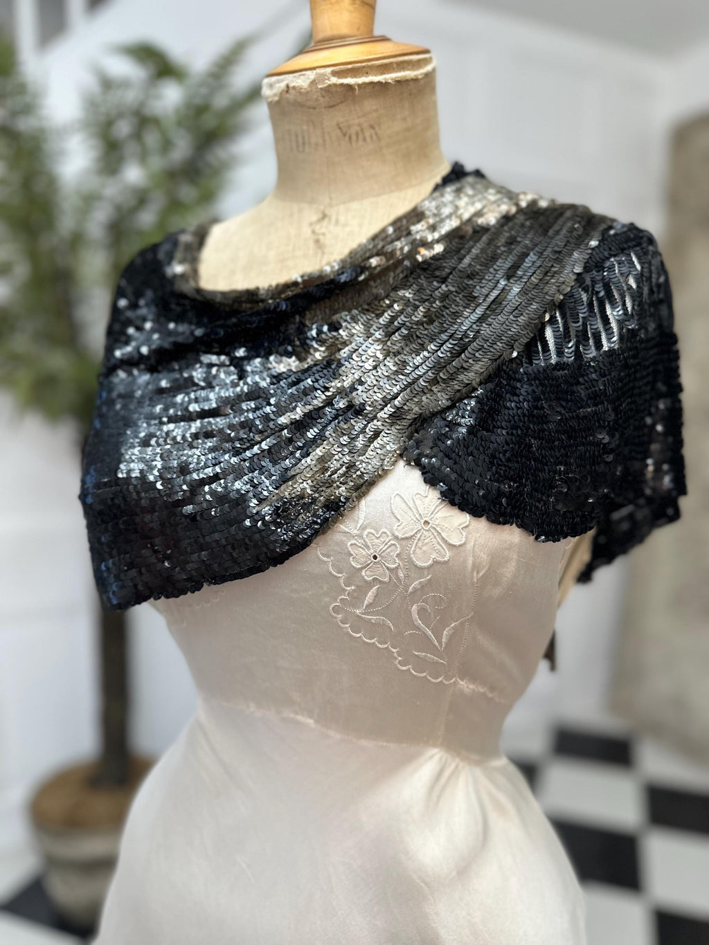 1920s Sequin black and gold shawl