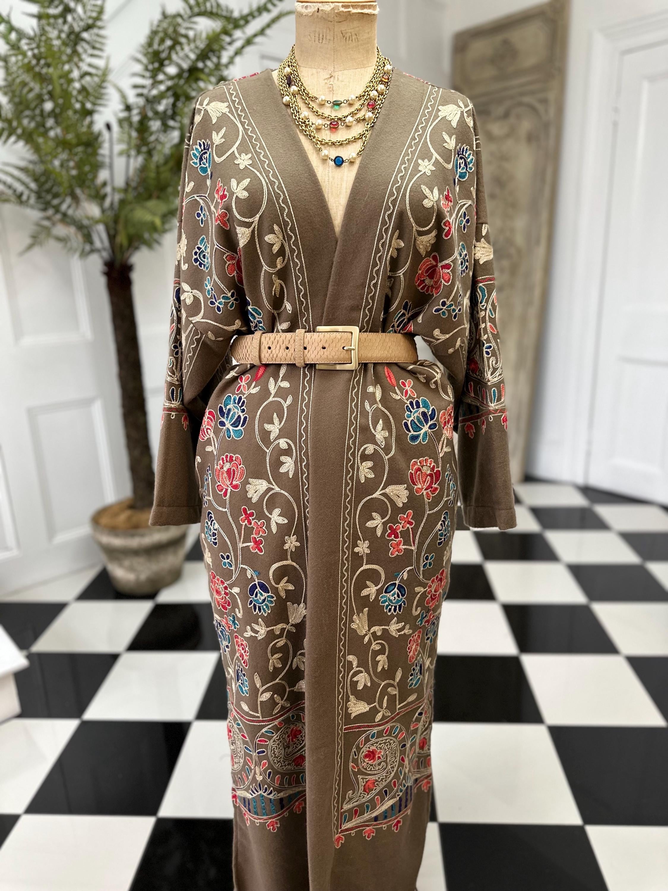 Vintage style long soft robe