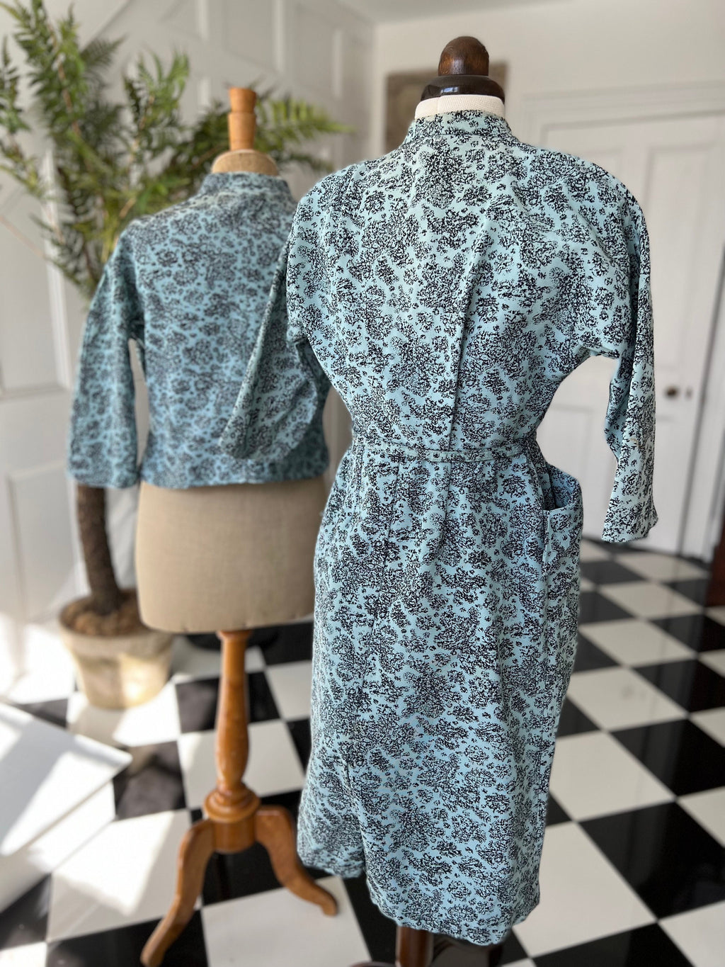 1950s Mad men wiggle dress and jacket