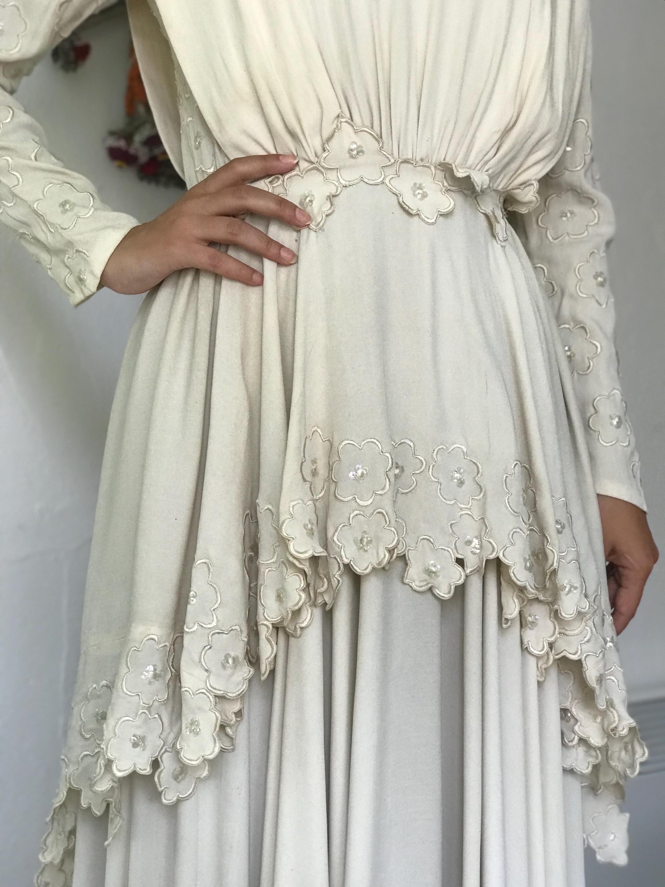 1940s Vintage Cream Georgette Wedding Dress with Floral Embroidery