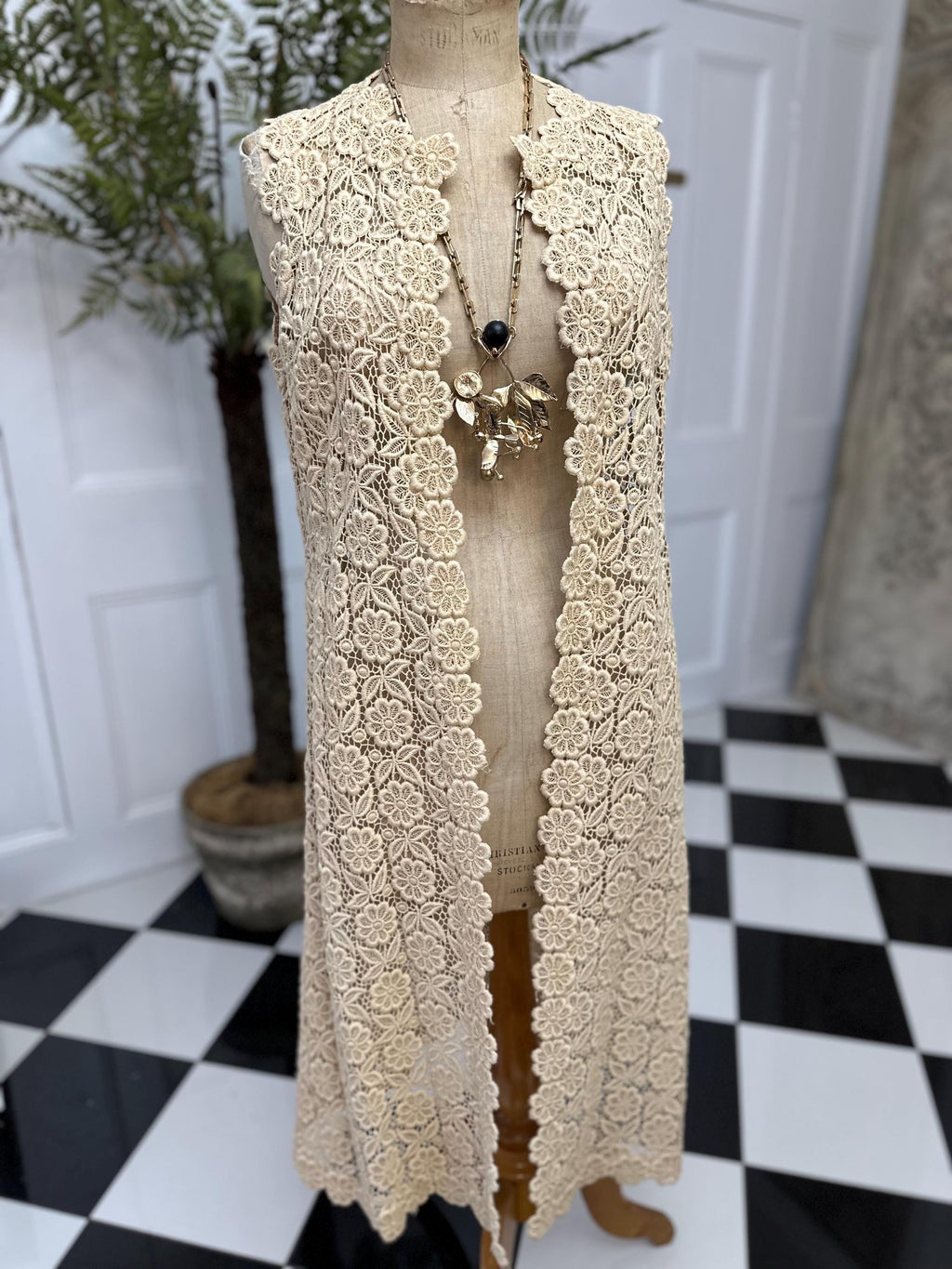 1970s boho style cream lace sleeveless long cardigan