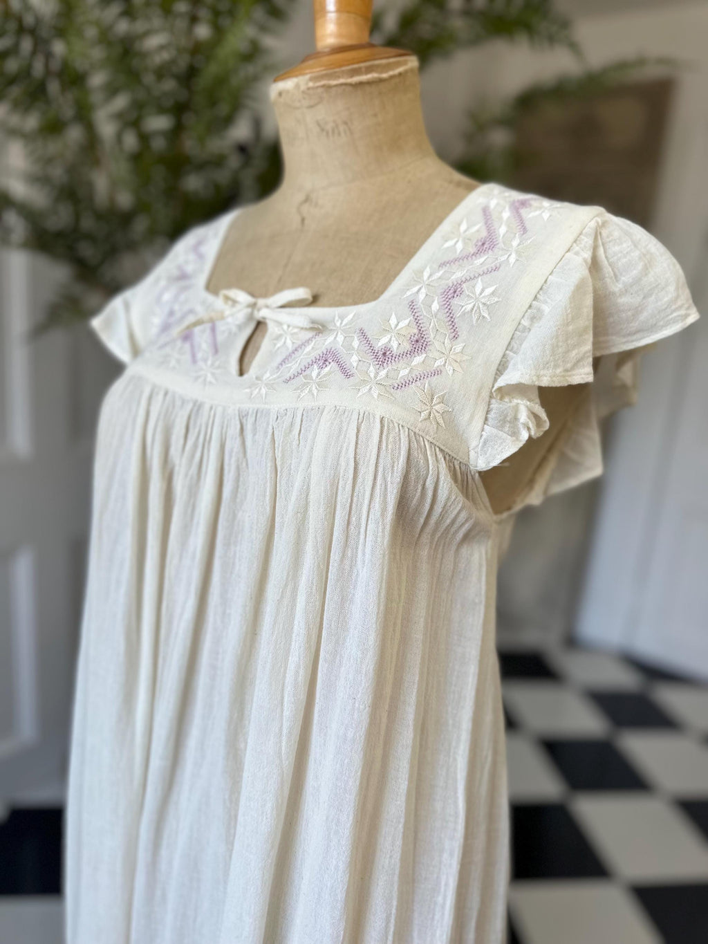 Vintage 1970s muslin long dress with hand embroidery in mauve and cream