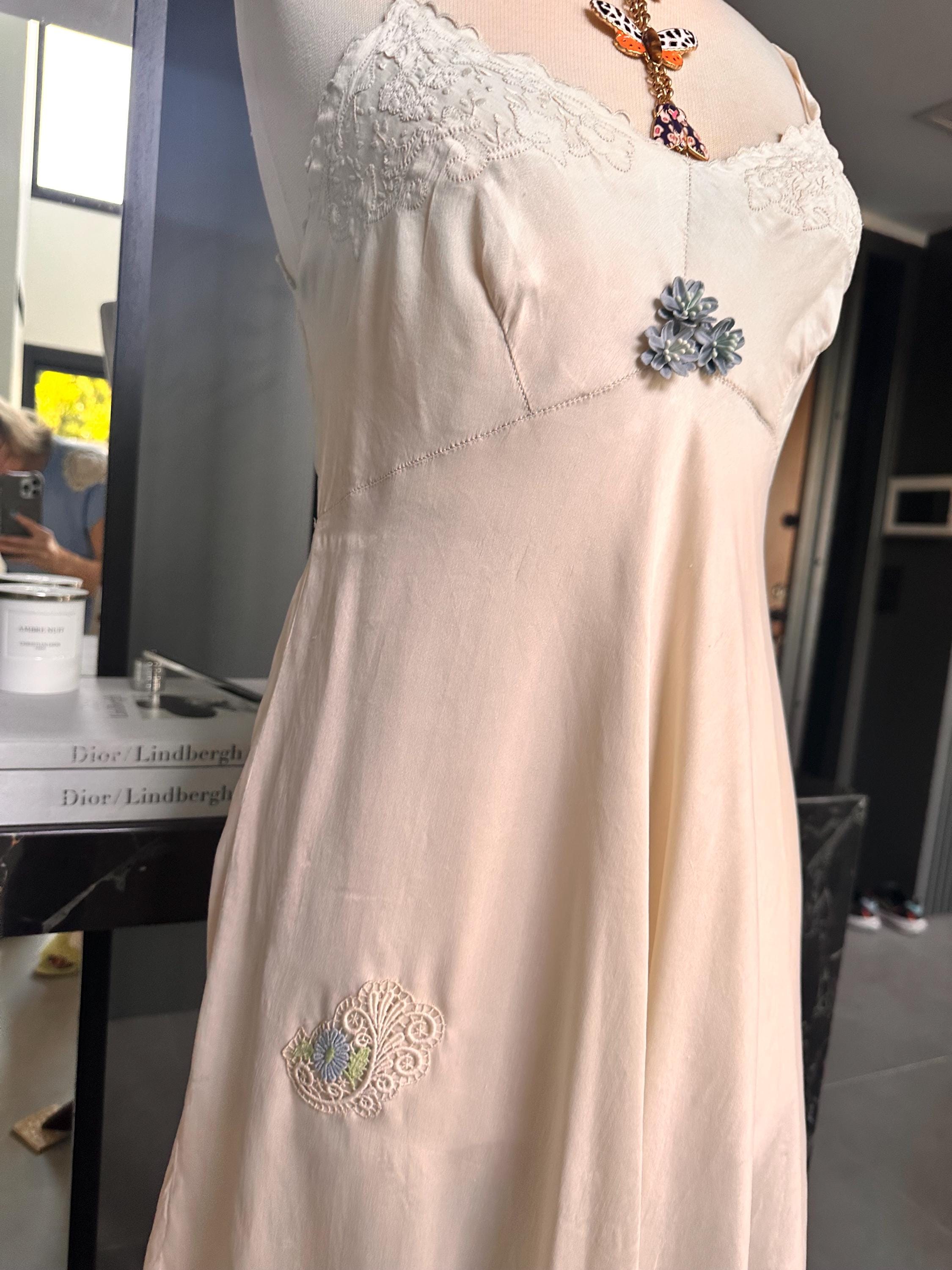 Vintage Silk Slip Dress - Embroidered Ivory silk  Nightgown - 1930s 1940s