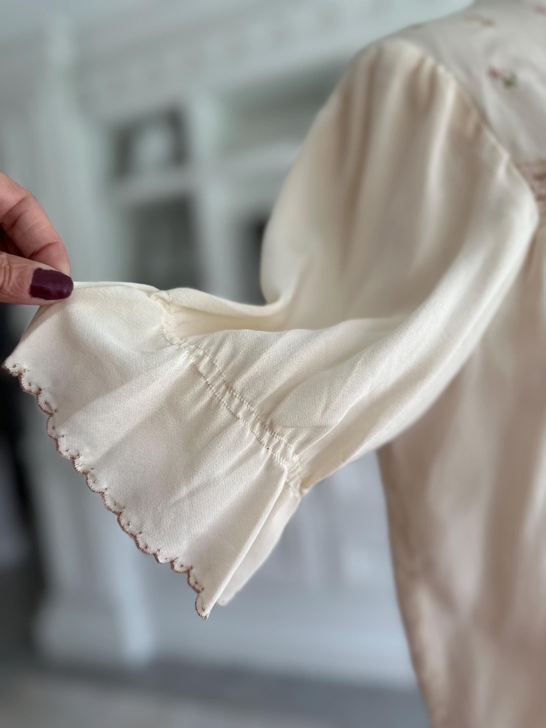 1940s Cream short sleeve bed jacket with hand embroidery