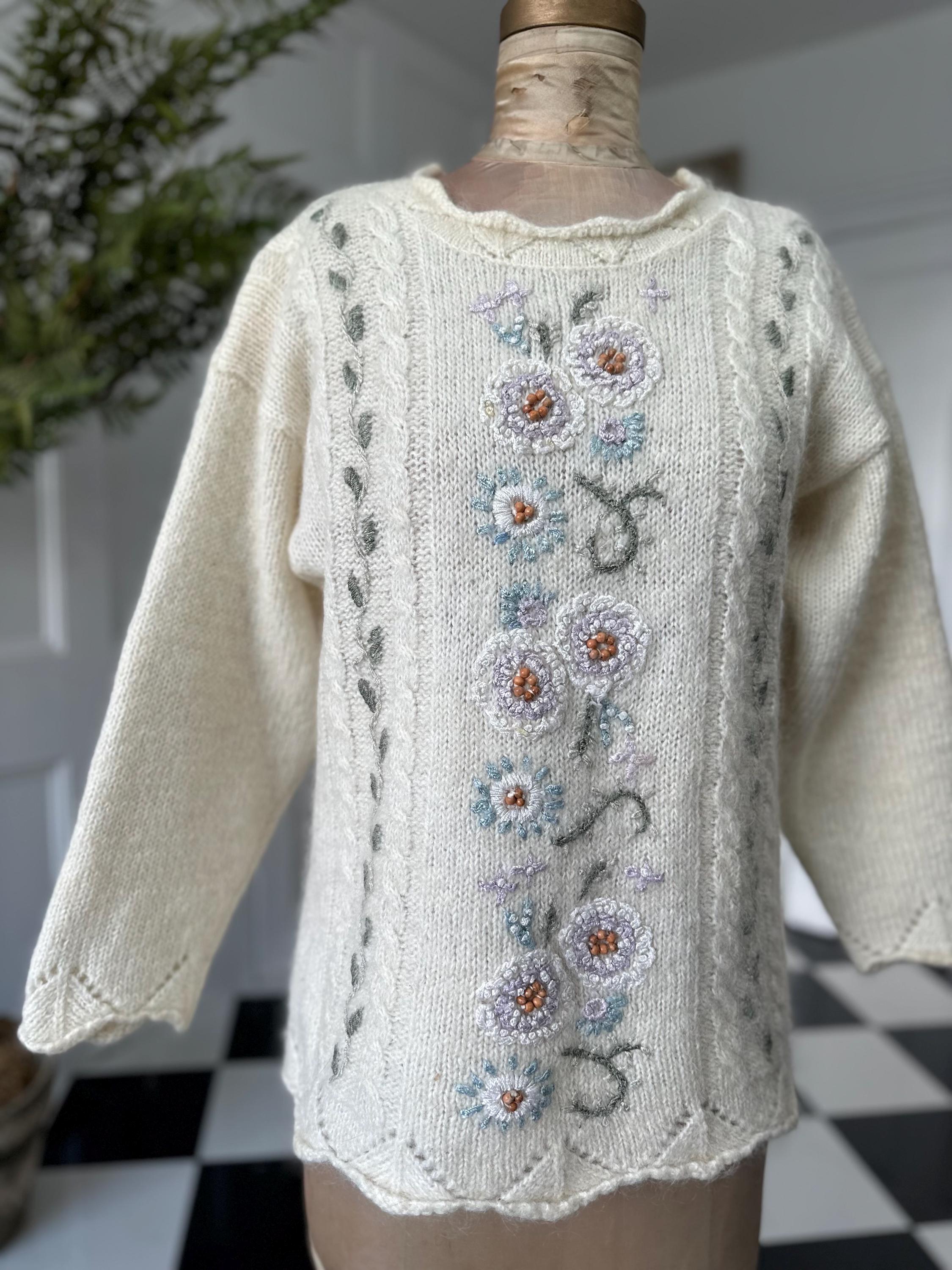 1980 Cream knitted jumper with hand embroidery details