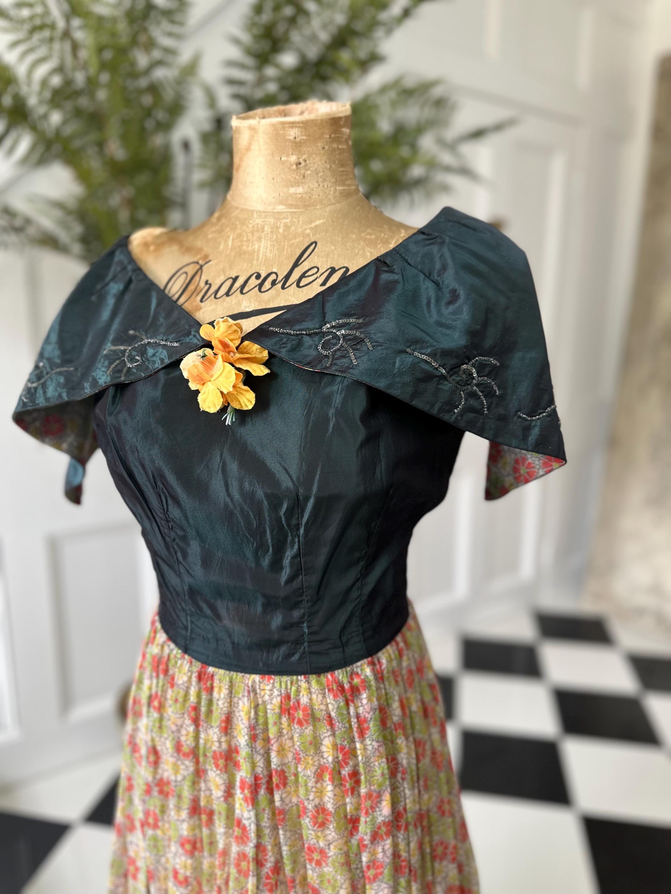 Vintage 1930s 1940s organdie and silk taffeta  ball gown with sequin details