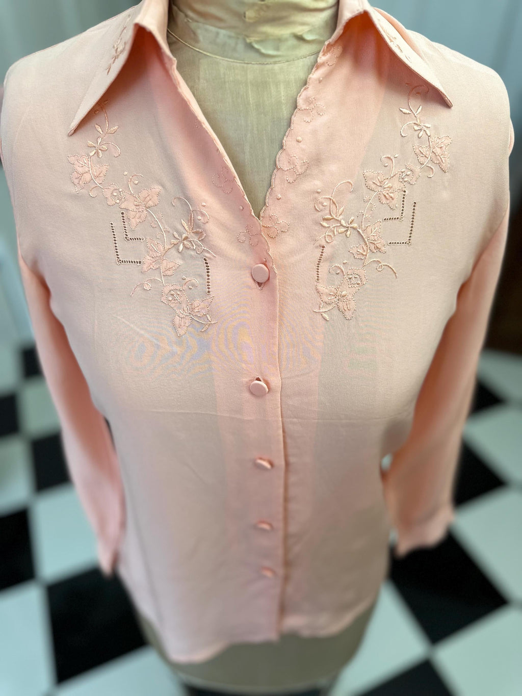 1940s Peachy pink silk blouse with hand embroidery details UK8