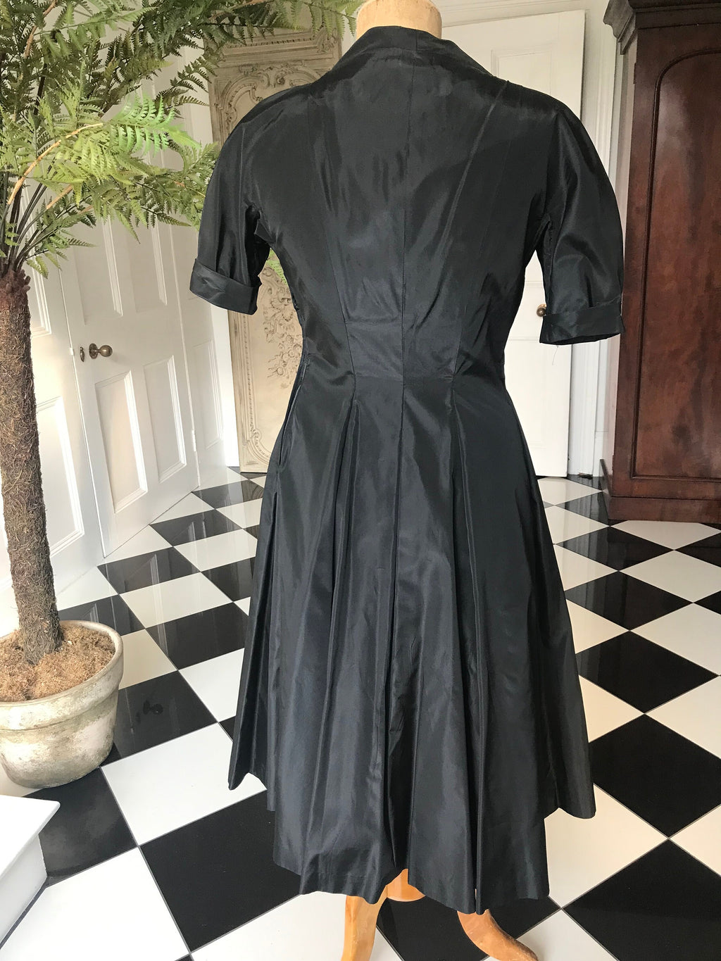 1950s Black Taffeta Cocktail Dress – Reich Original, Full Circle Skirt, Hollywood Regency Style