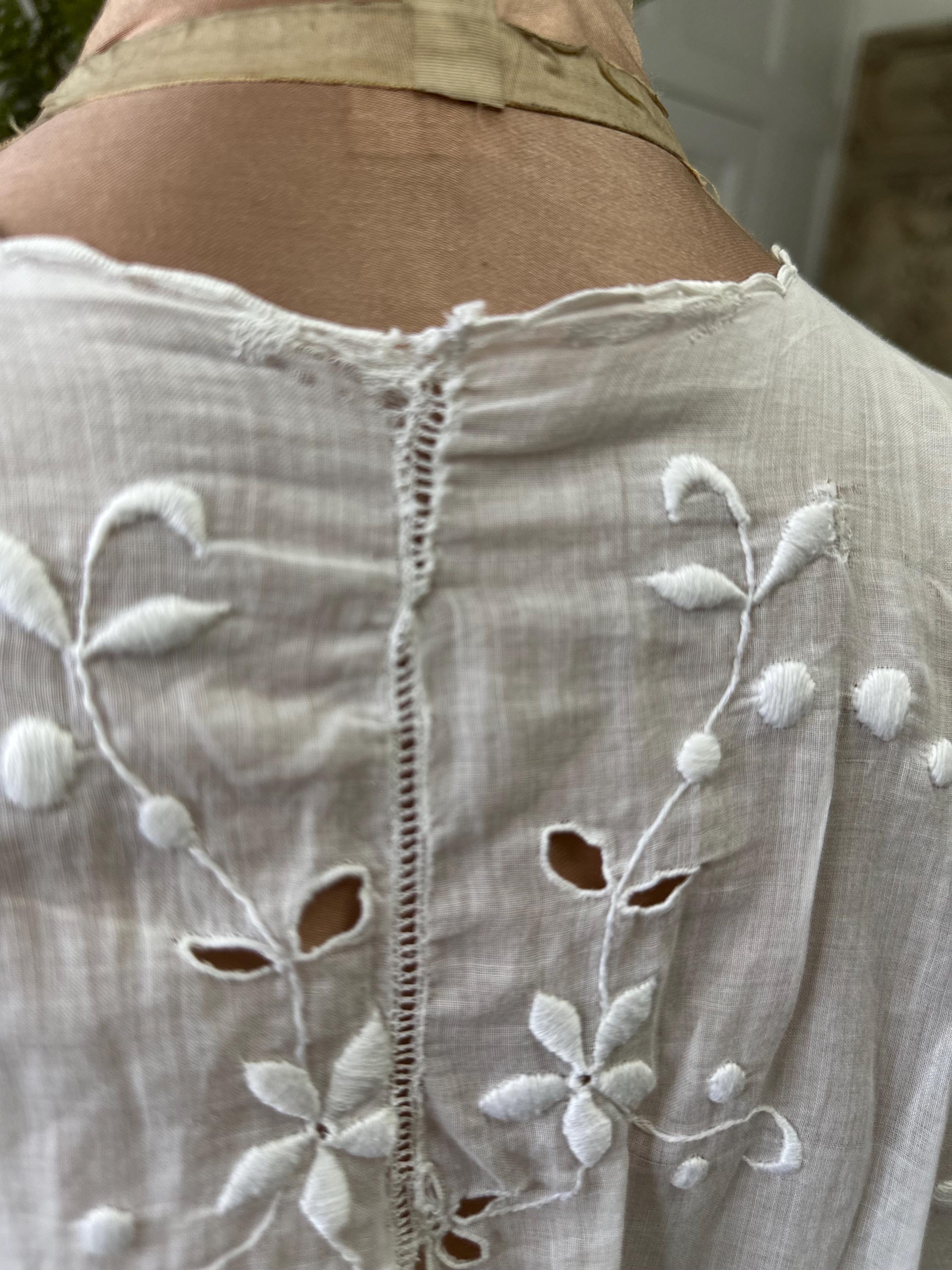1900 Edwardian white muslin hand embroidered bed jacket