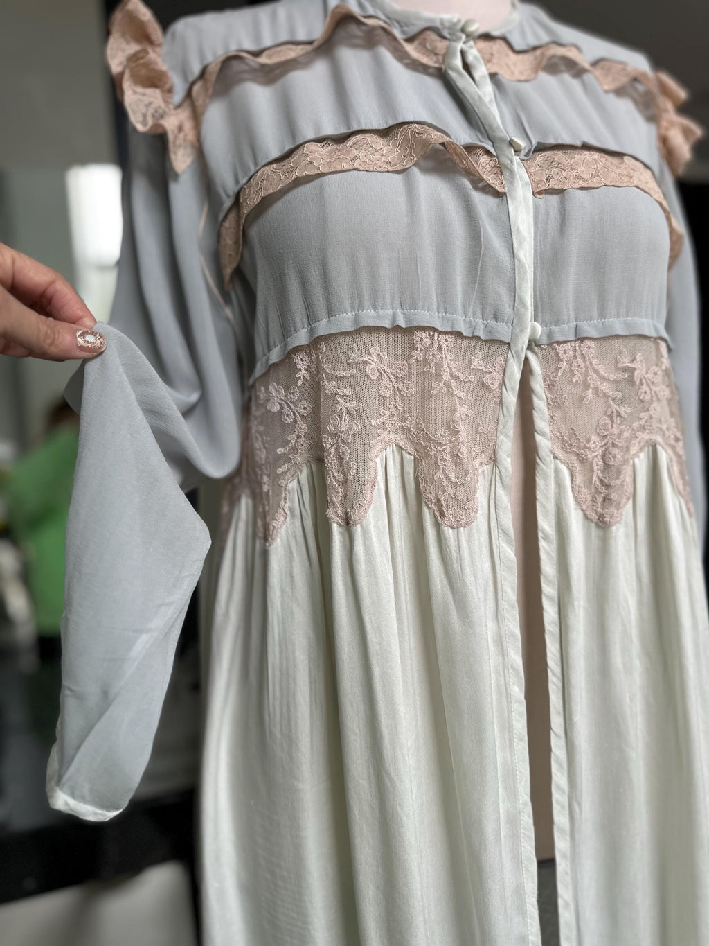 Antique 1940s 50s Silk & Lace Gown –  Two-Tone peignoir