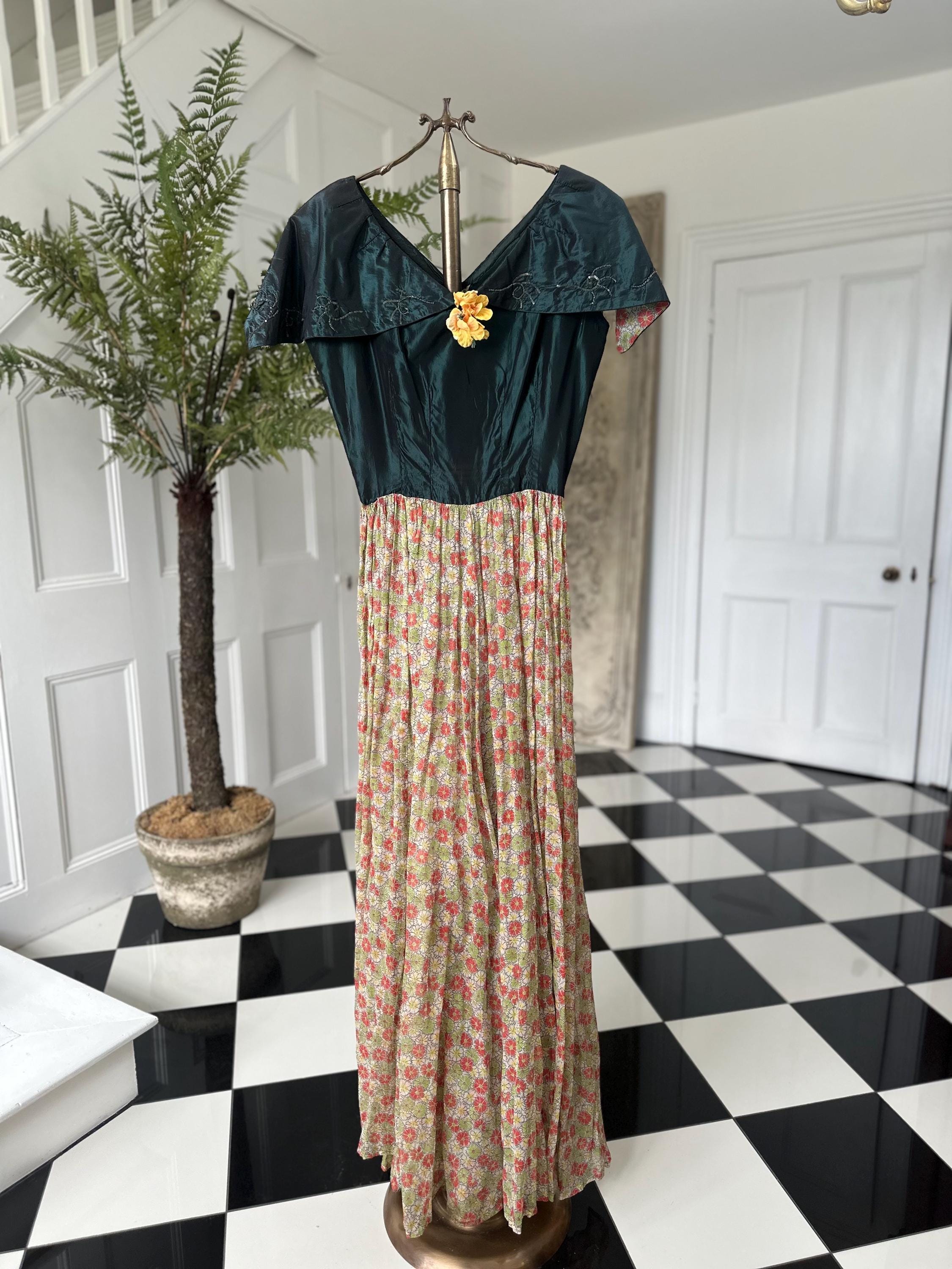 Vintage 1930s 1940s organdie and silk taffeta  ball gown with sequin details