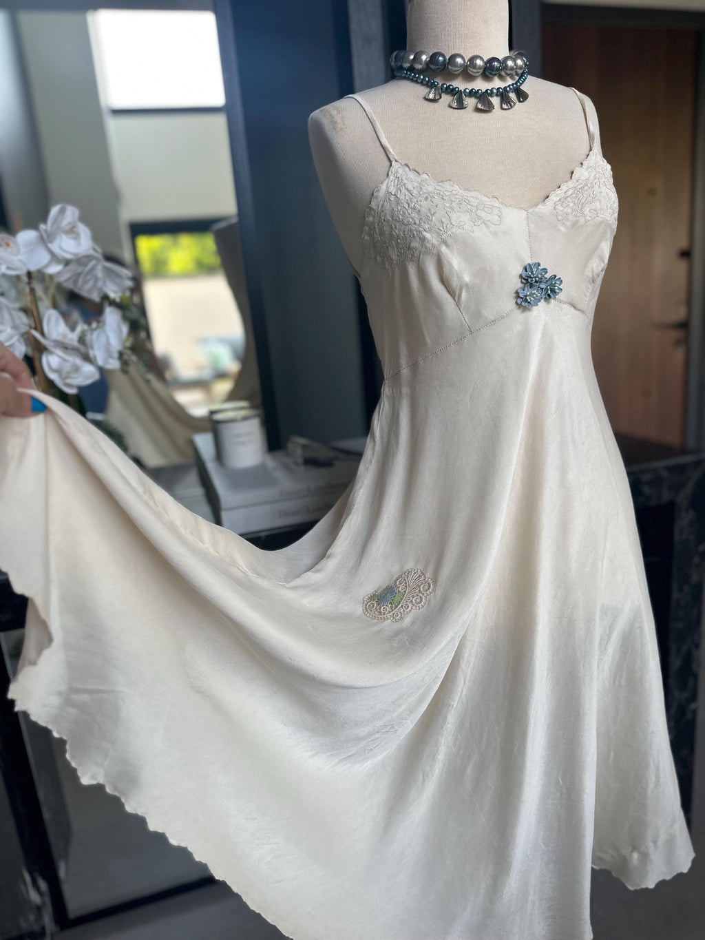 Vintage Silk Slip Dress - Embroidered Ivory silk  Nightgown - 1930s 1940s