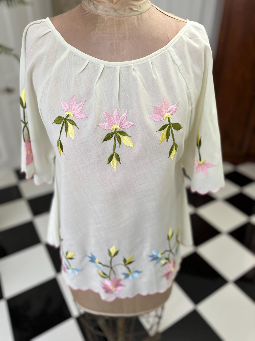 Vintage Floral embroidery Cream Blouse with Short Sleeves