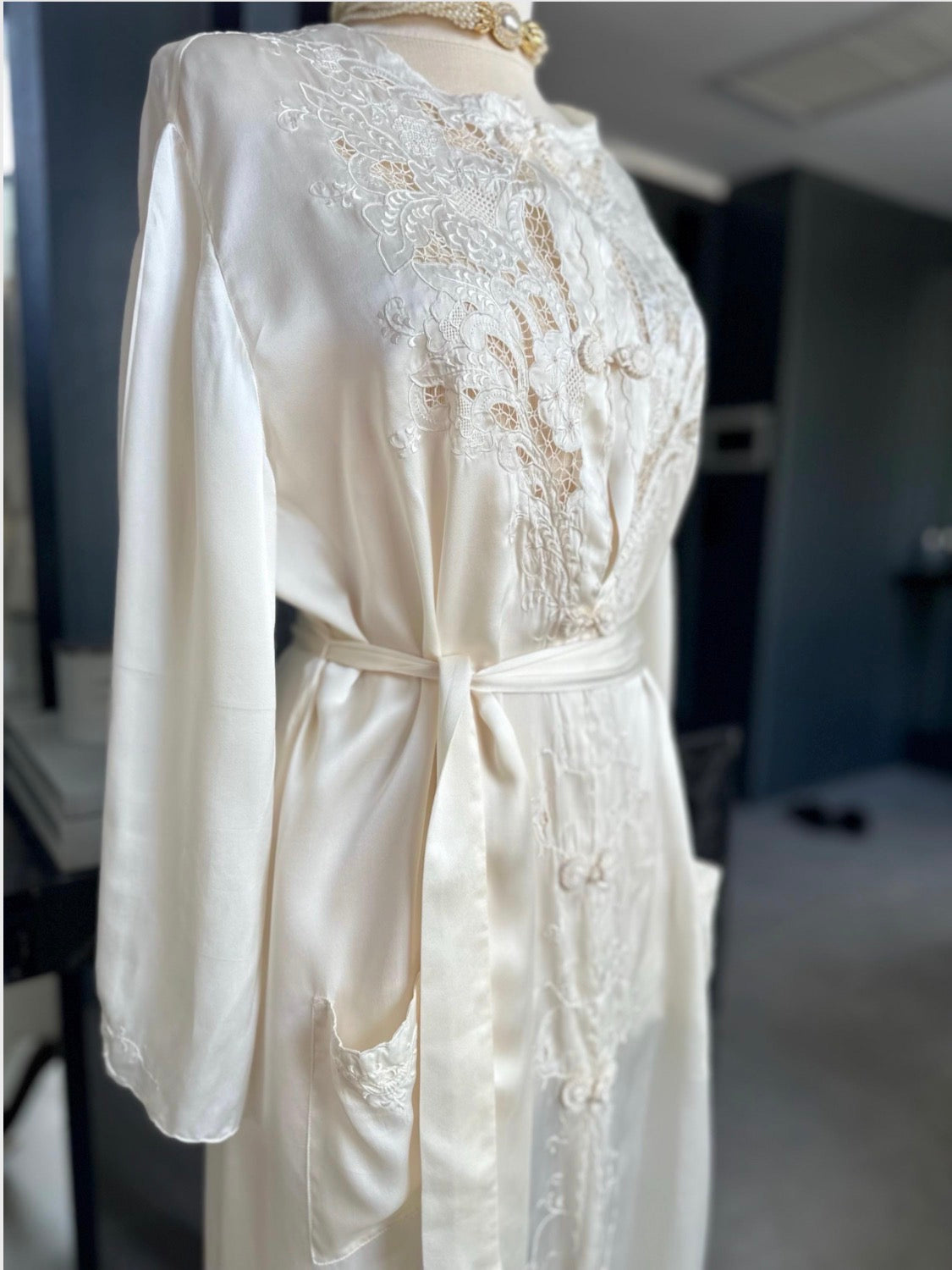 Antique 1940s 50s Silk Gown  peignoir