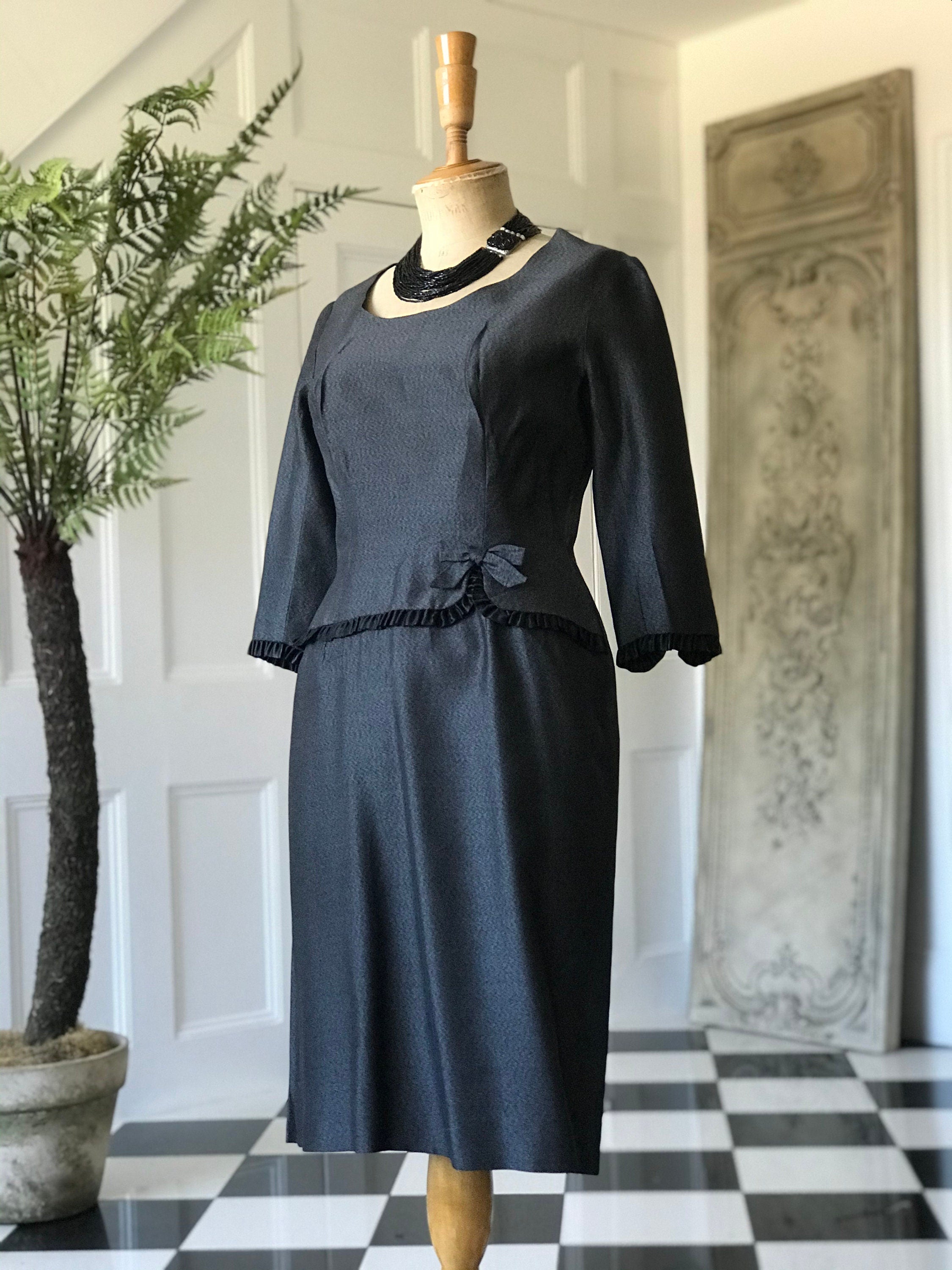 1950s Grey lame wiggle sheath dress