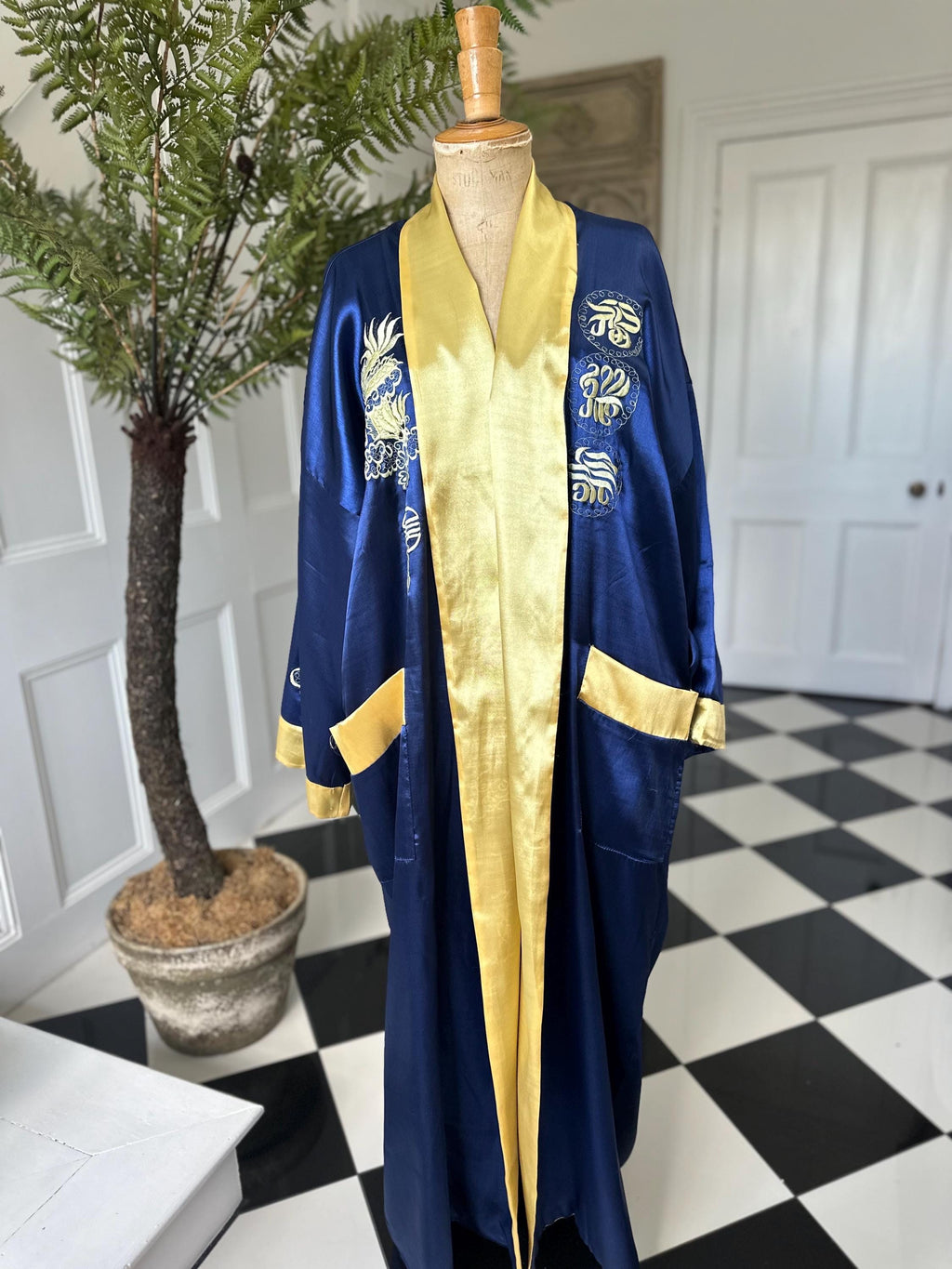 1970s reversible Kimono in yellow and royal blue size XXL
