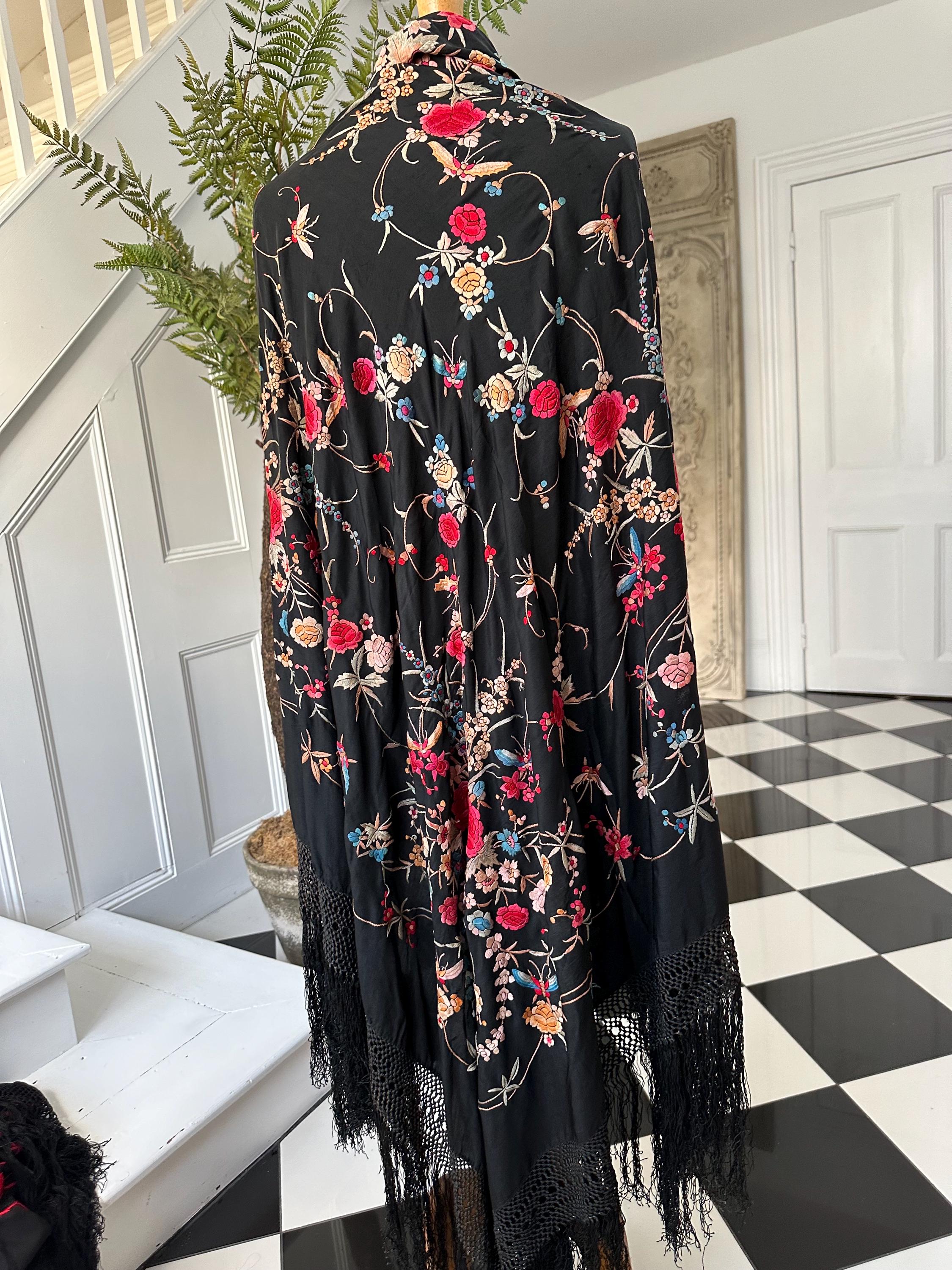 1920s piano silk shawl Manila manton shawl