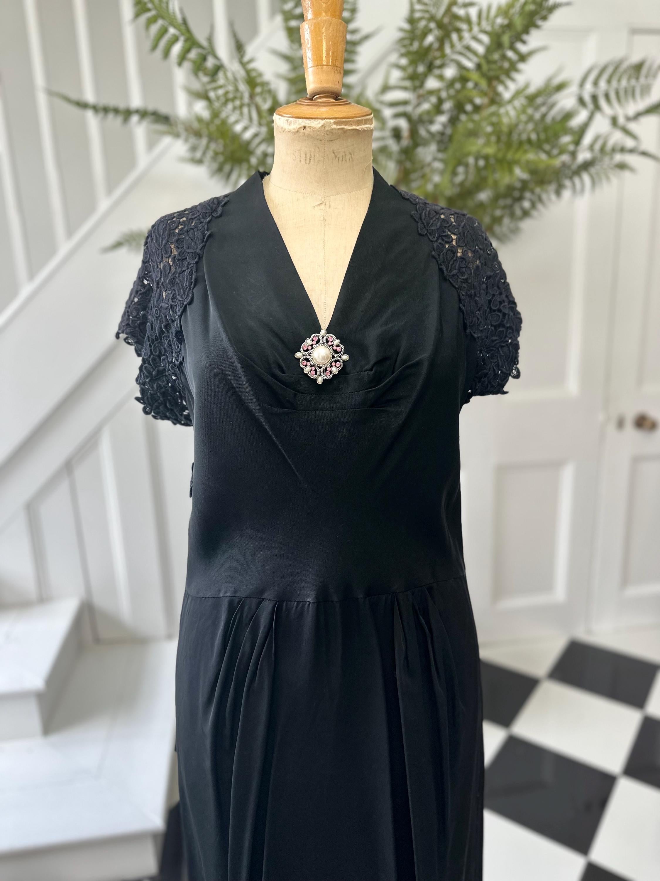 1940s Taffeta and cotton lace shift dress
