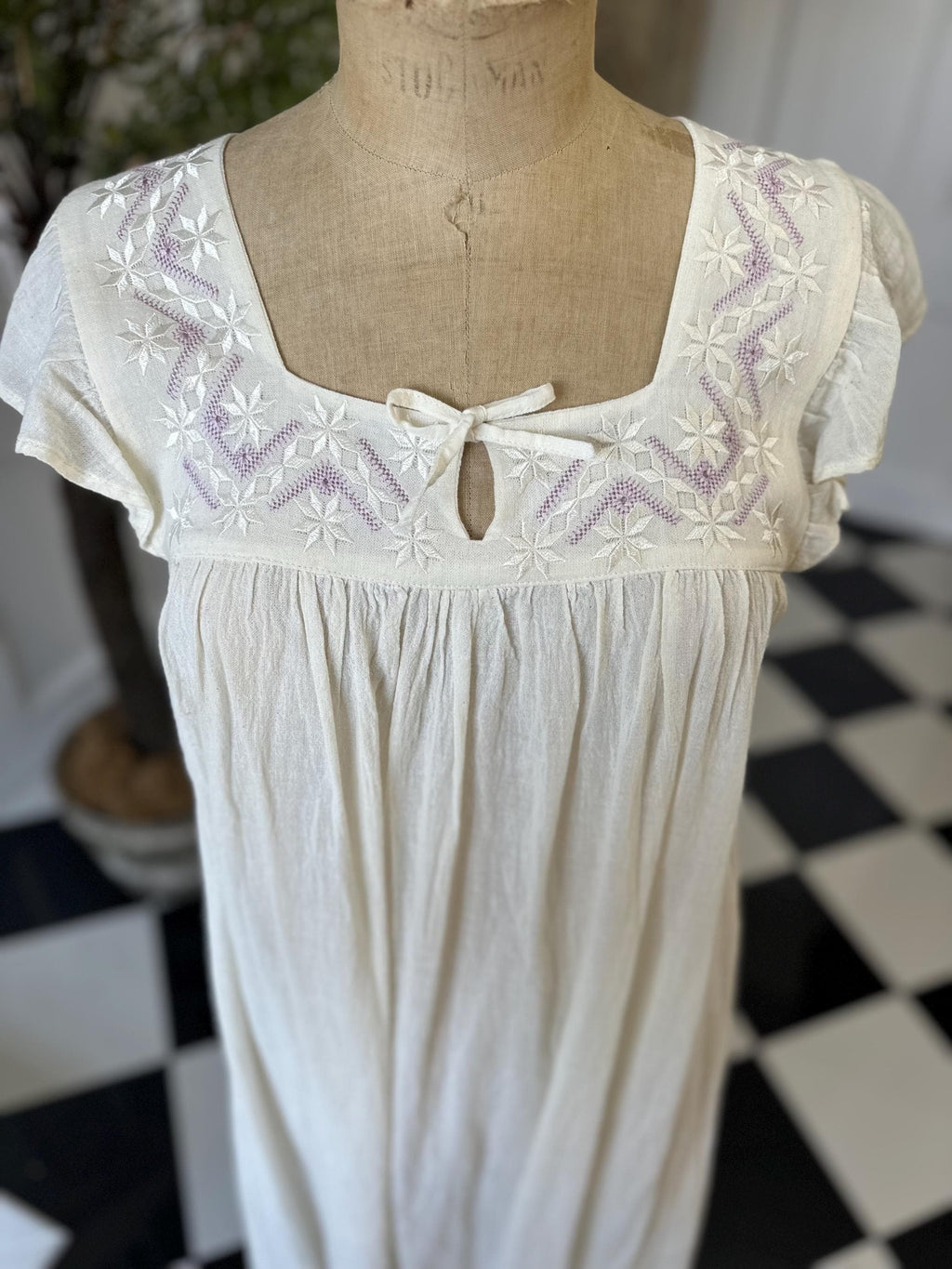 Vintage 1970s muslin long dress with hand embroidery in mauve and cream