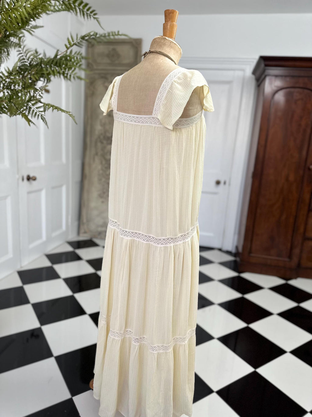 Vintage 1970s Cream Dress