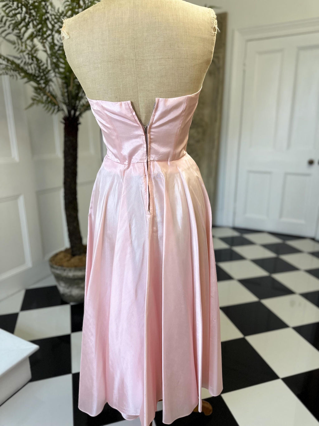 Vintage 1940s pink silk taffeta strapless dress