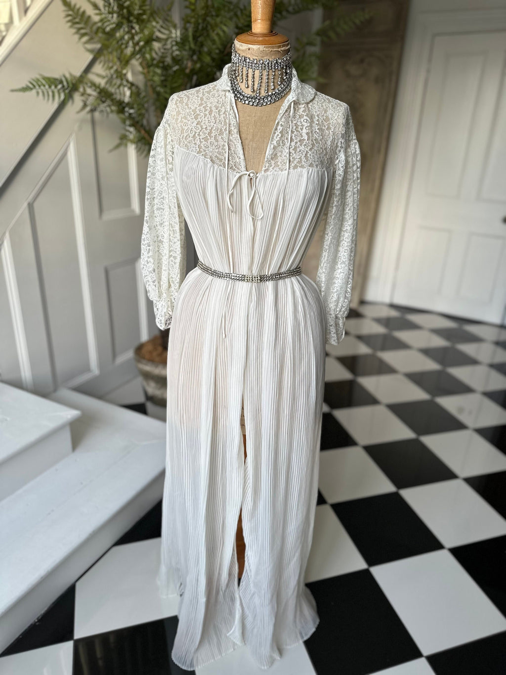 1970 Sheer pleated with lace robe peignoir