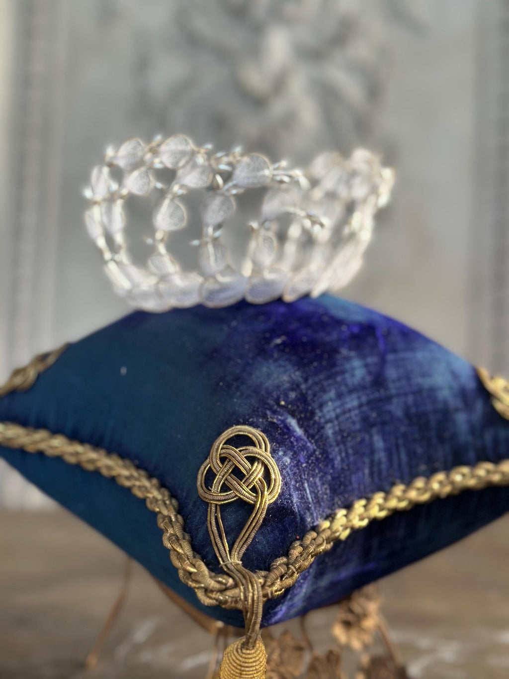Antique 1940s  1950s Tiara with tulle