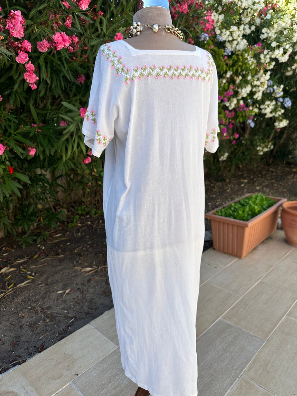 1940 white georgette hand embroidery long smock dress