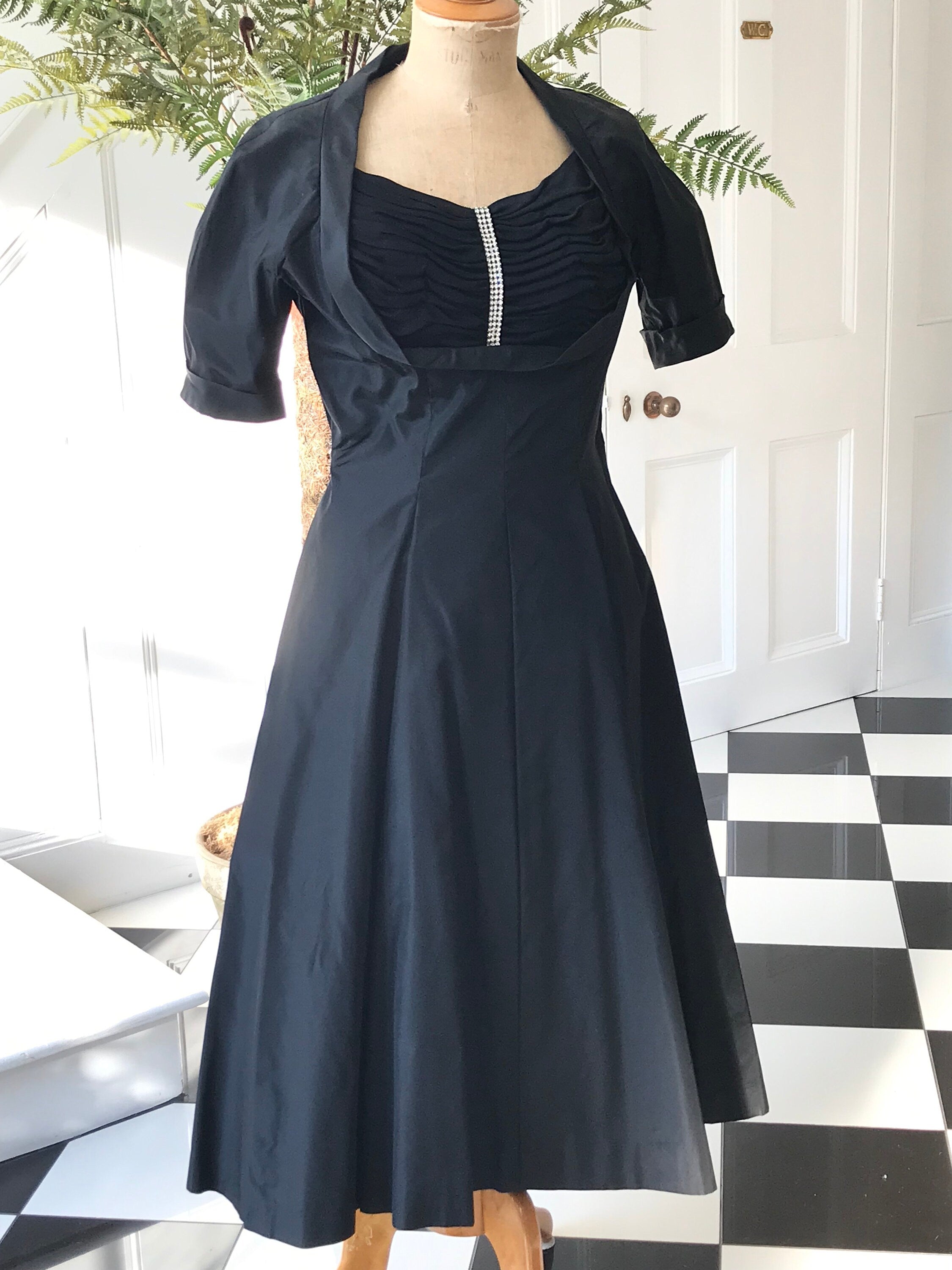 1950s Black Taffeta Cocktail Dress – Reich Original, Full Circle Skirt, Hollywood Regency Style
