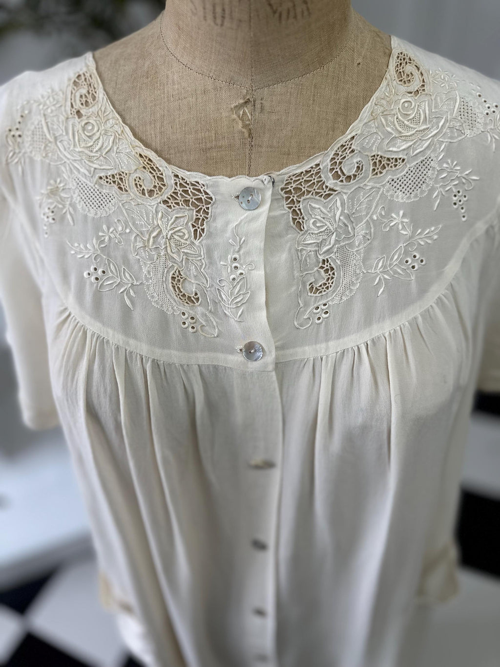 Vintage 1950s Cream Silk Housecoat with Hand Embroidery