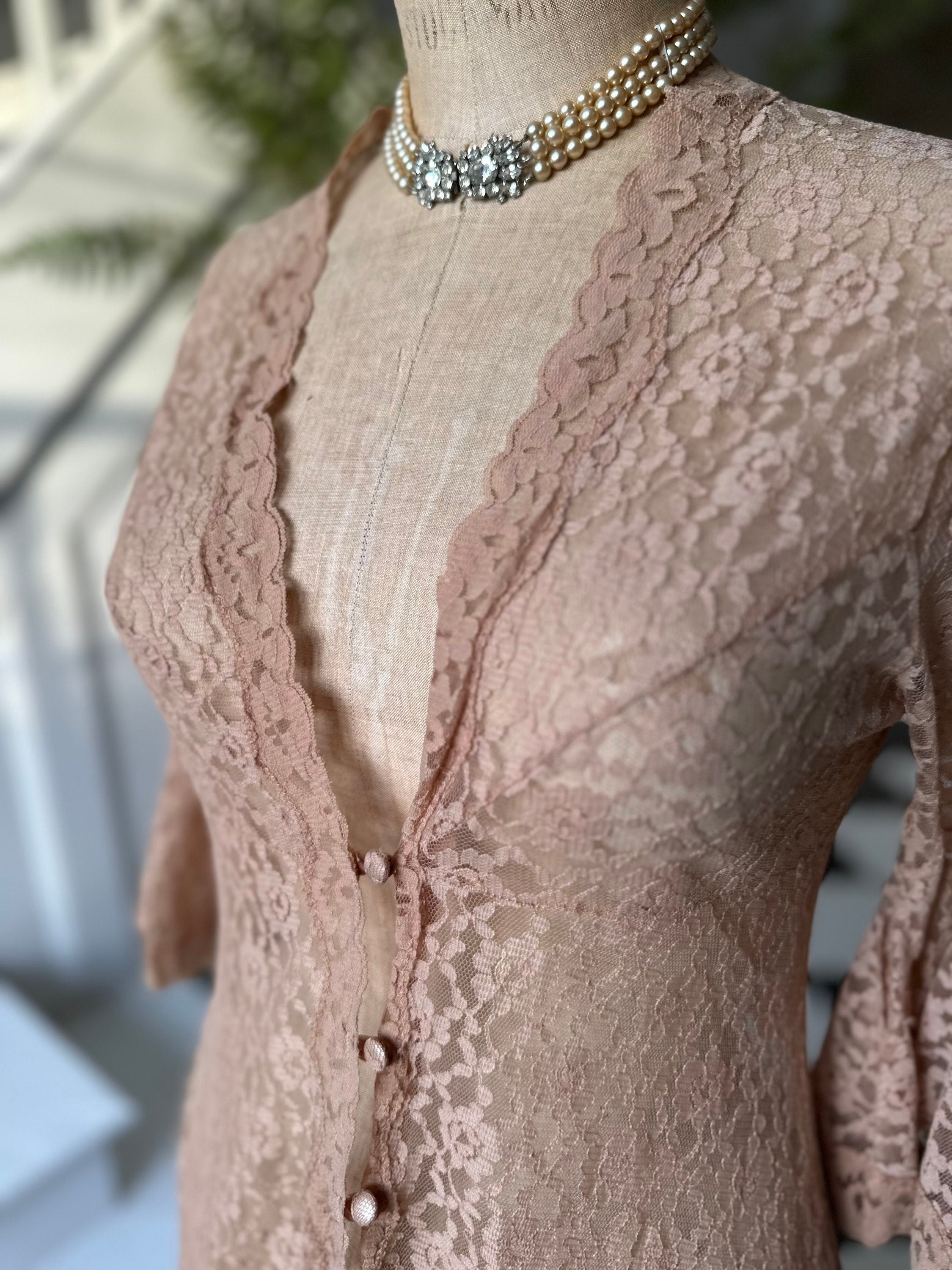 1970s Beige sheer lace peignoir robe with bell sleeves