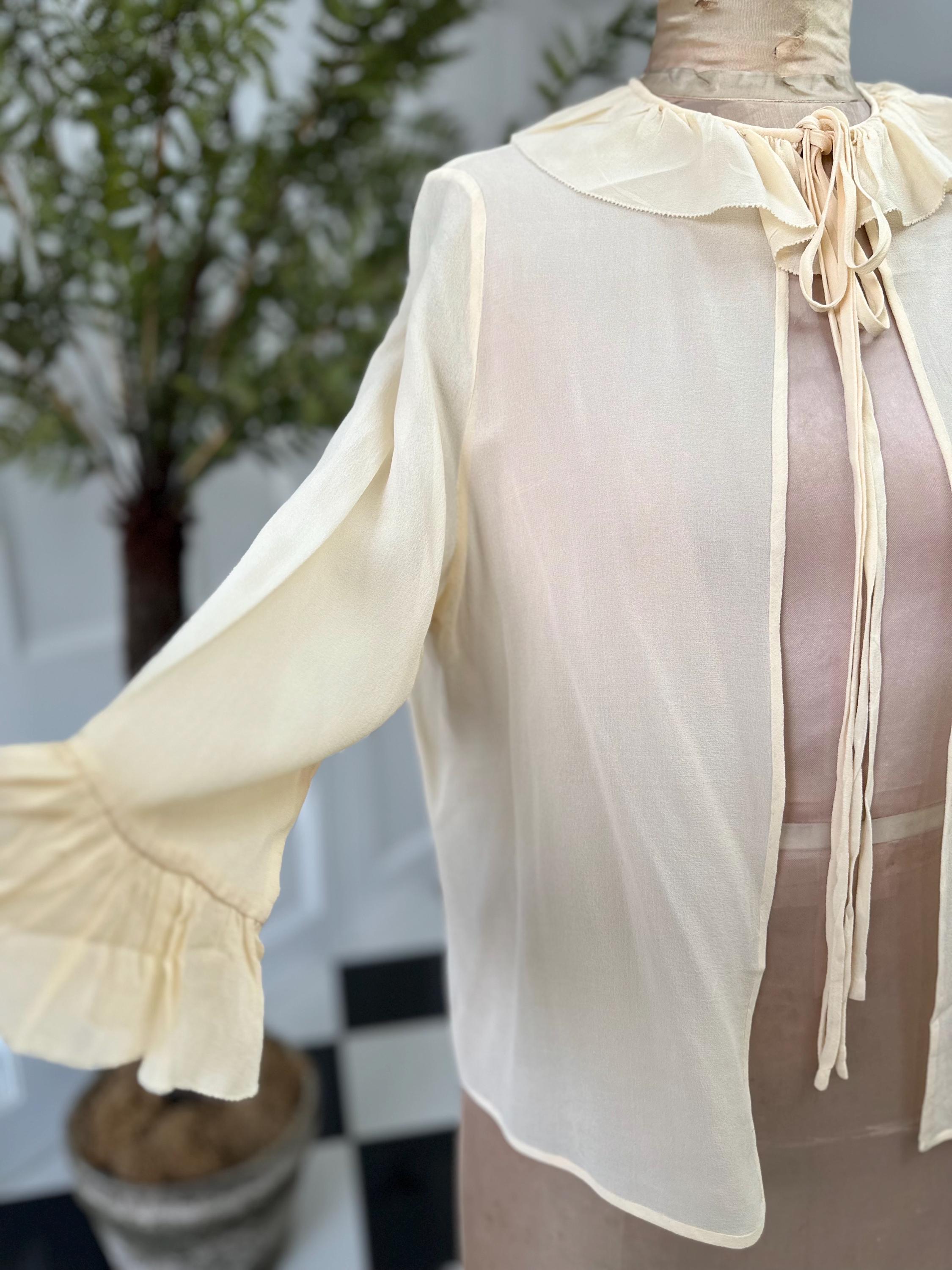 1930s Cream Silk crepe long sleeve bed jacket