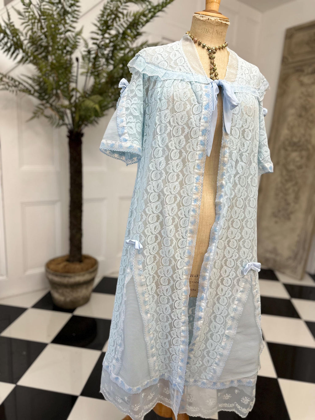 Vintage 1950 baby blue lace dressing gown house coat
