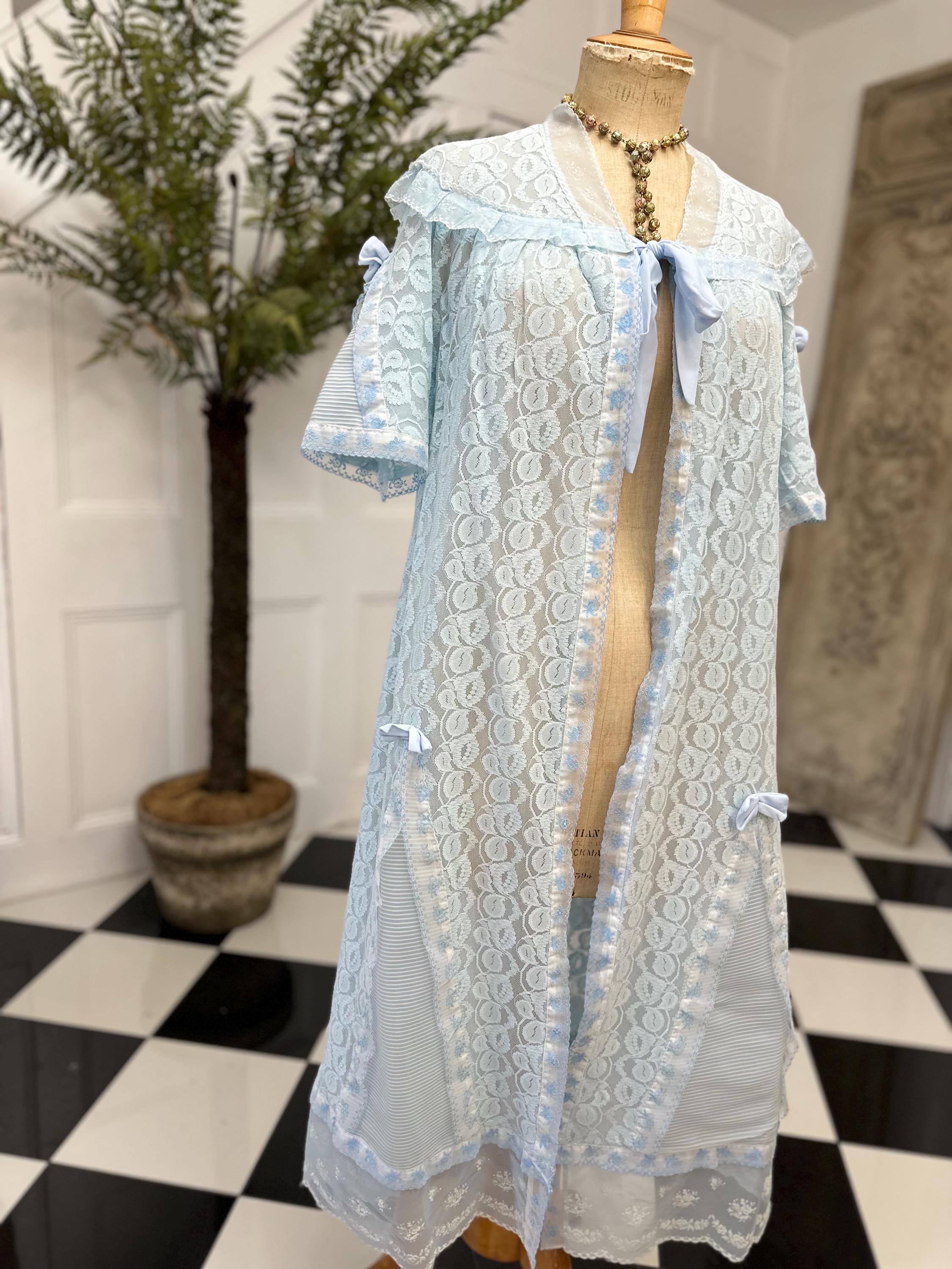 Vintage 1950 baby blue lace dressing gown house coat