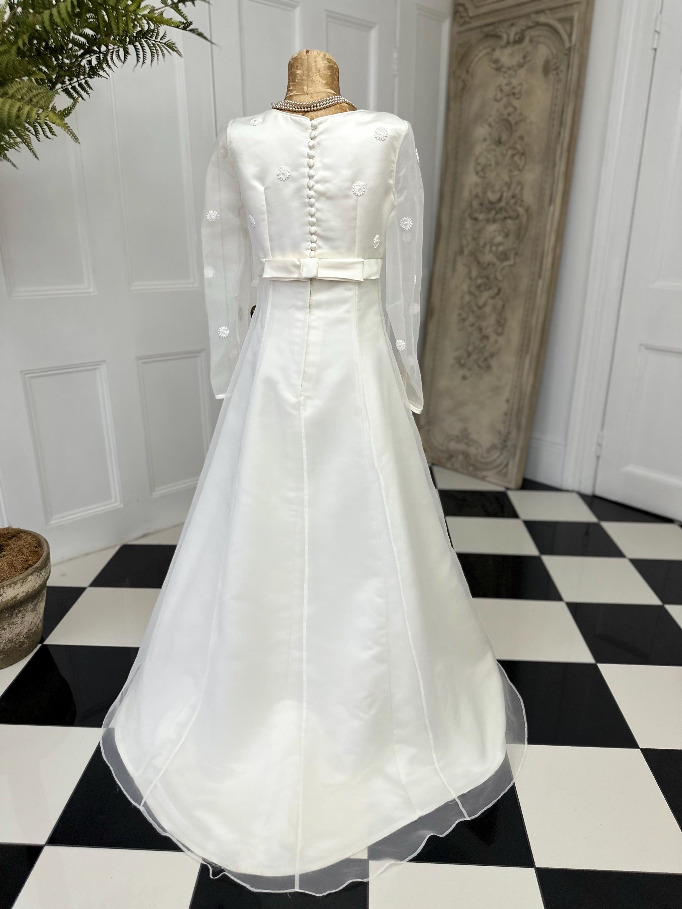 Cream Vintage 1970s Satin Wedding Dress with Organdy Overlay and pretty Daisy flowers