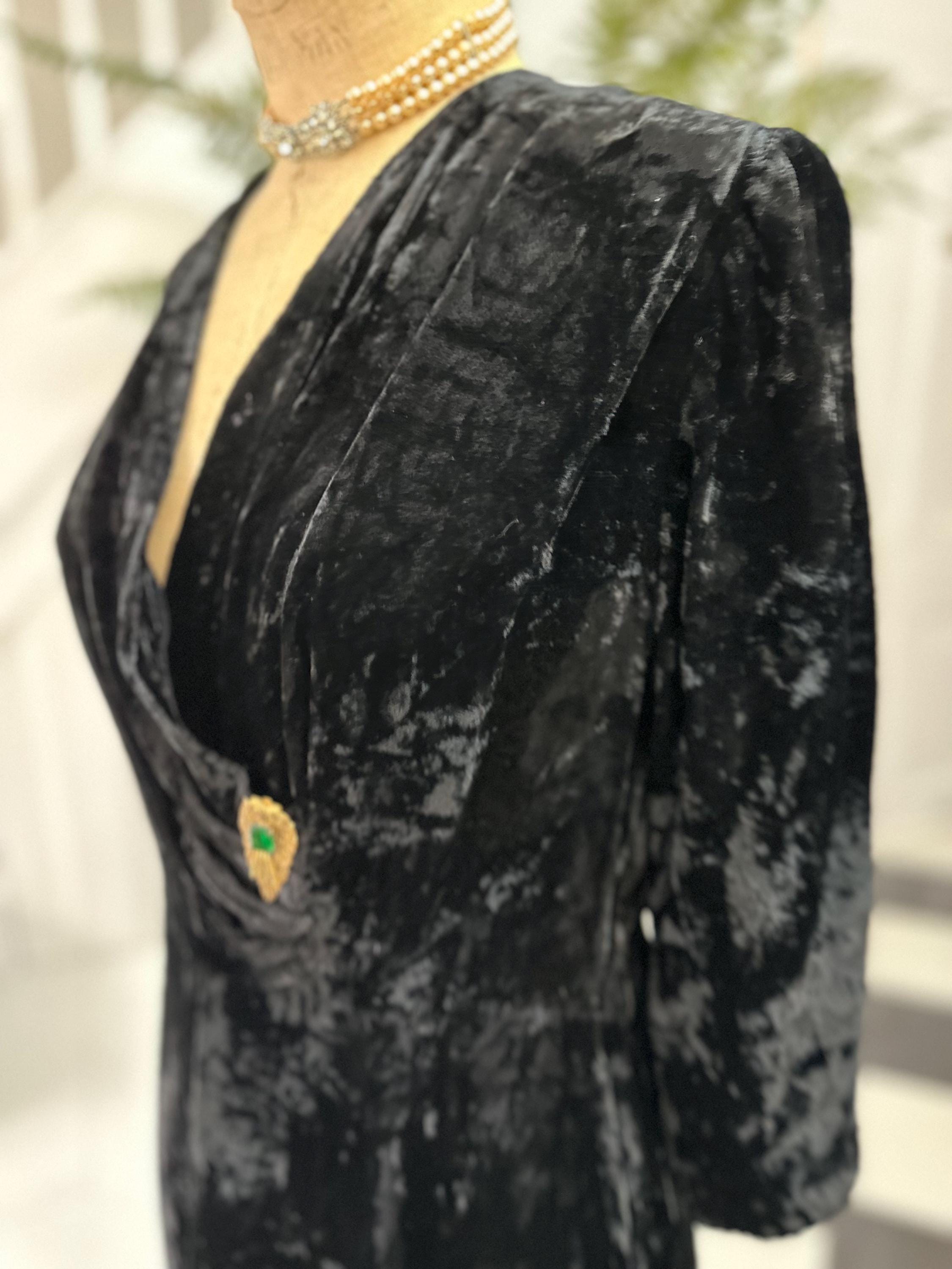 1930 1940s Black velvet dress with gold dress clip