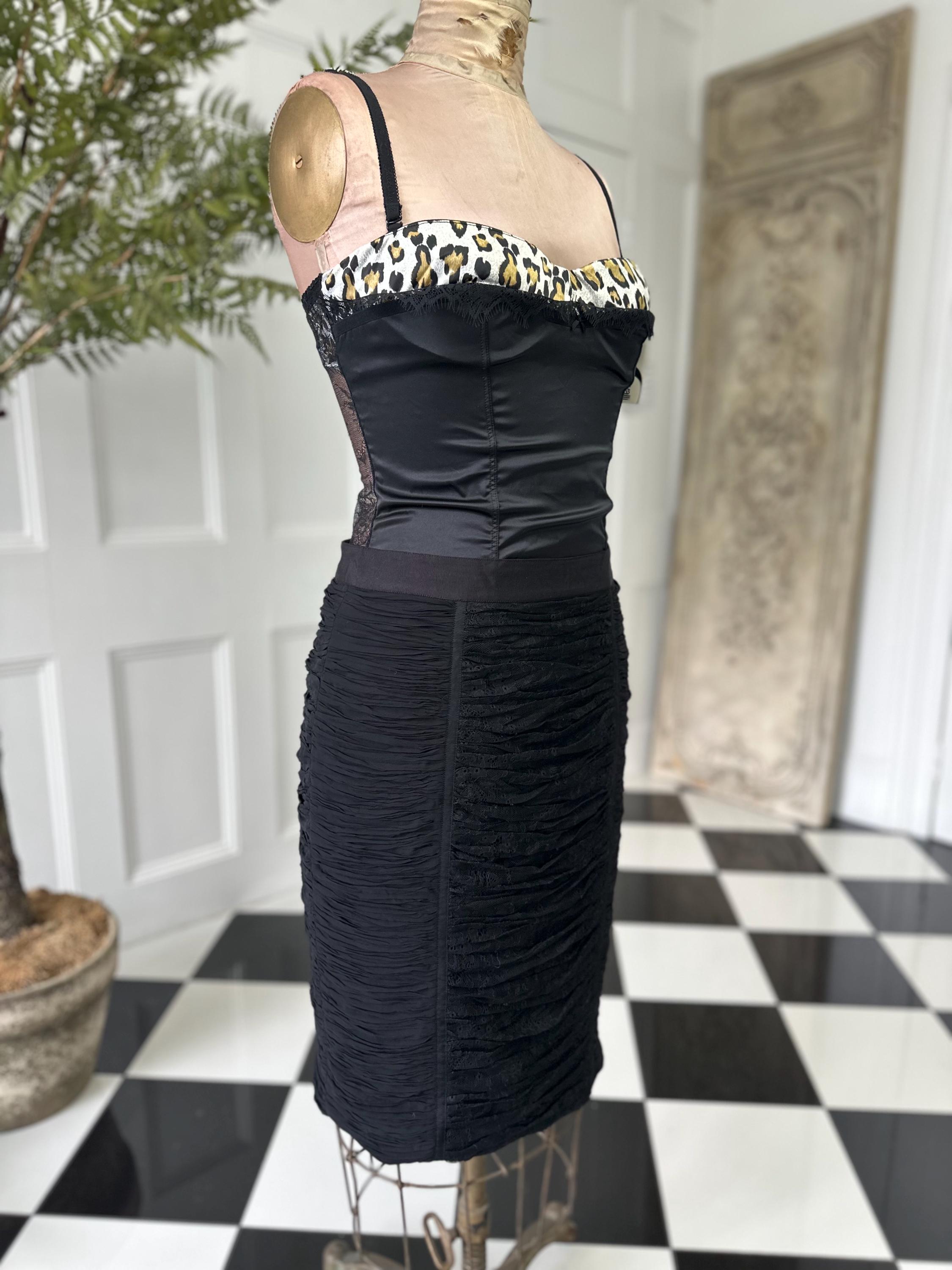 Vintage Y2K Style ruched black lace pencil skirt