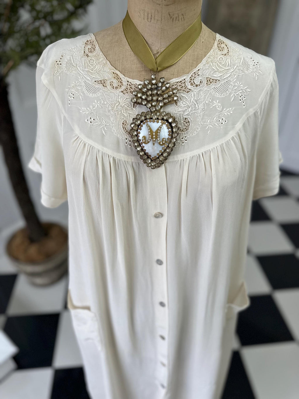 Vintage 1950s Cream Silk Housecoat with Hand Embroidery