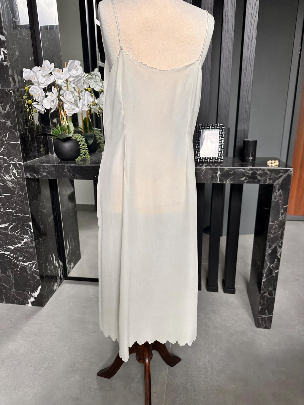 Large size. Antique 1930s cream Silk Slip – Authentic hand embroidery detail.