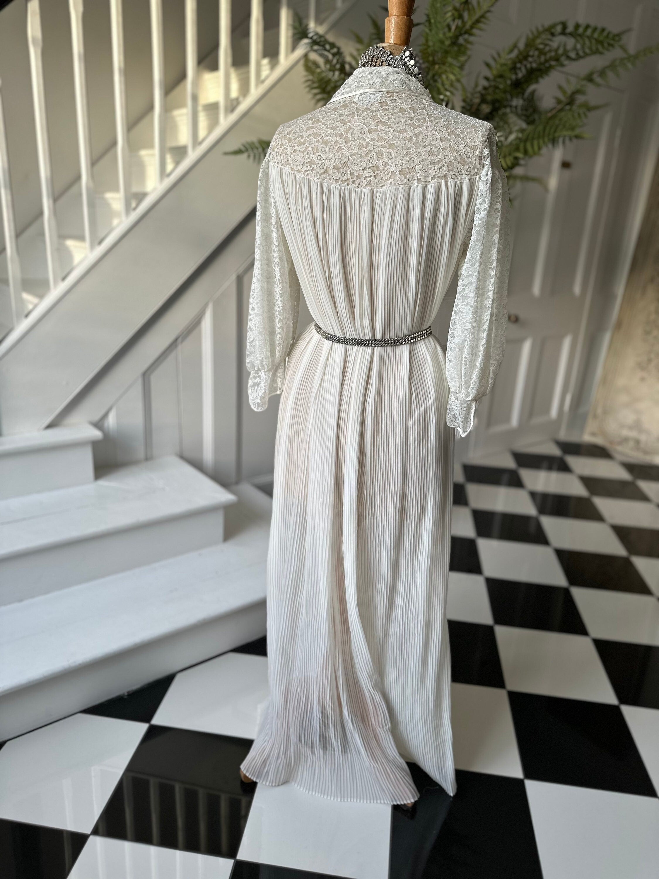 1970 Sheer pleated with lace robe peignoir