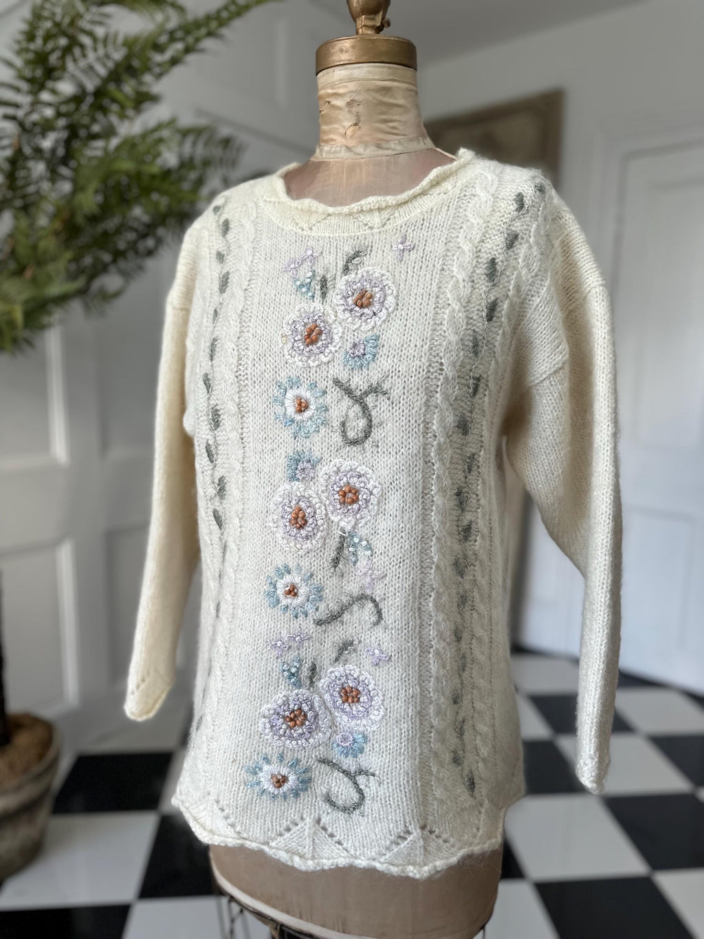1980 Cream knitted jumper with hand embroidery details